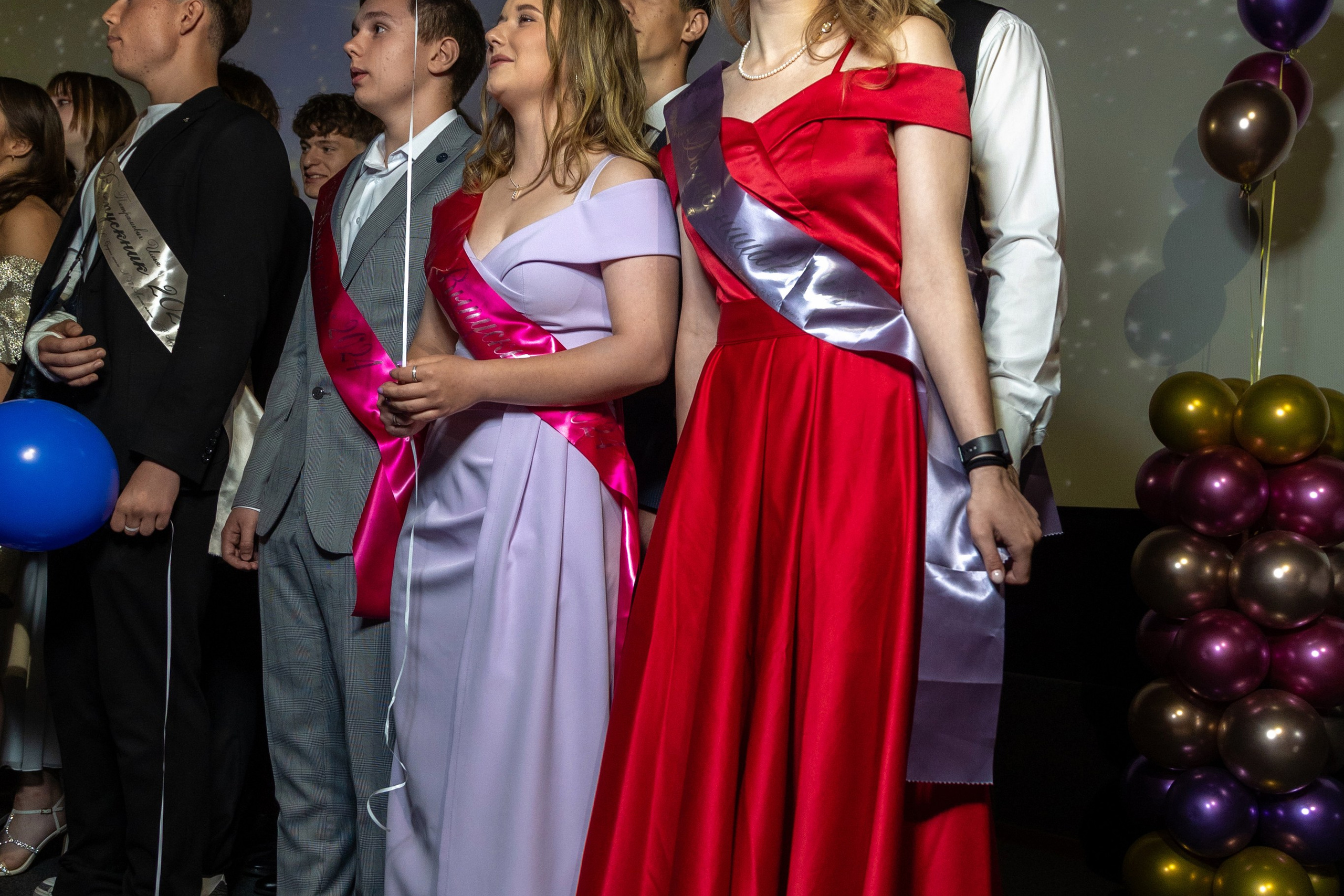 Вручение дипломов. 47 школа. Профессиональный интерьерный и репортажный фотограф Минск и РБ. Максим Орлов