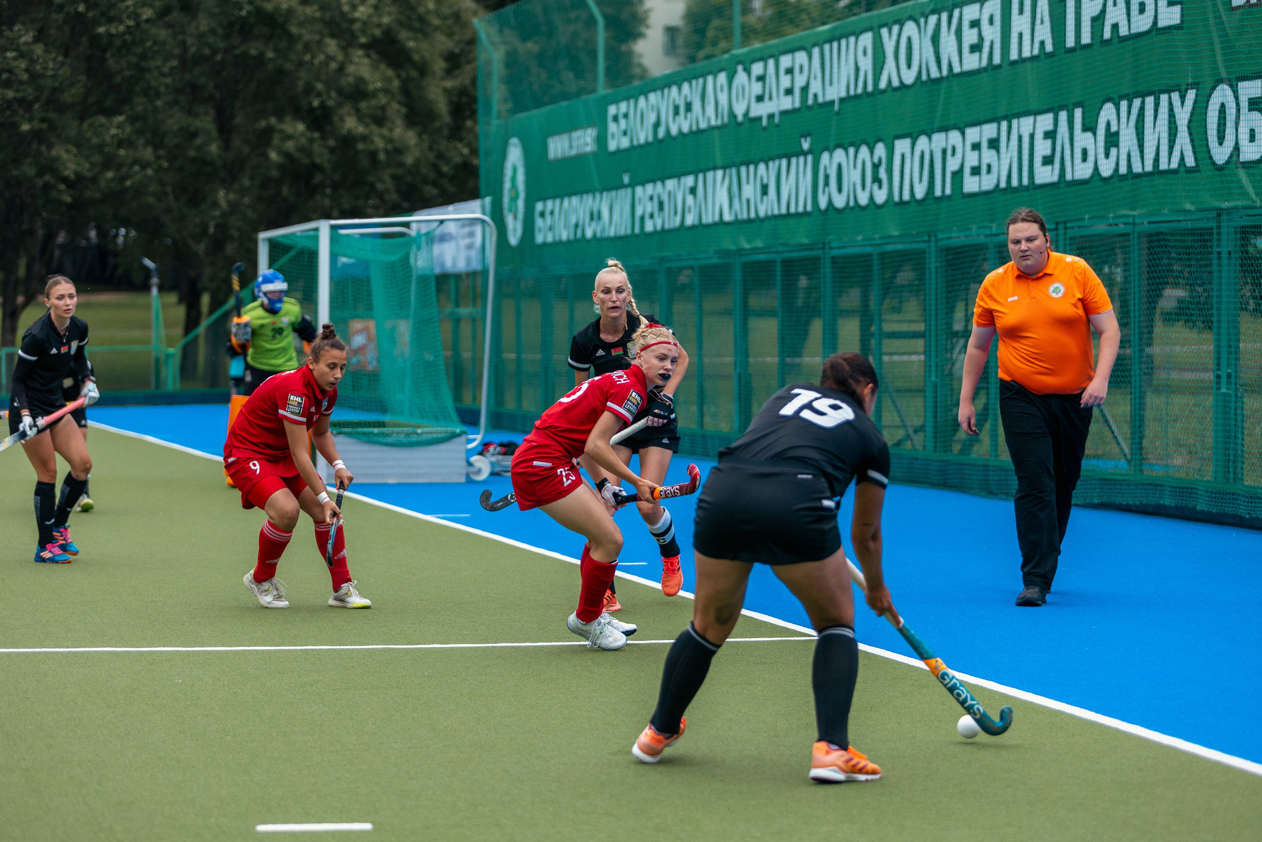 Хоккей на траве. Девушки. ХК Минск — ХК Виктория (Смолевичи) 10.06.2024. Профессиональный интерьерный и репортажный фотограф Минск и РБ. Максим Орлов