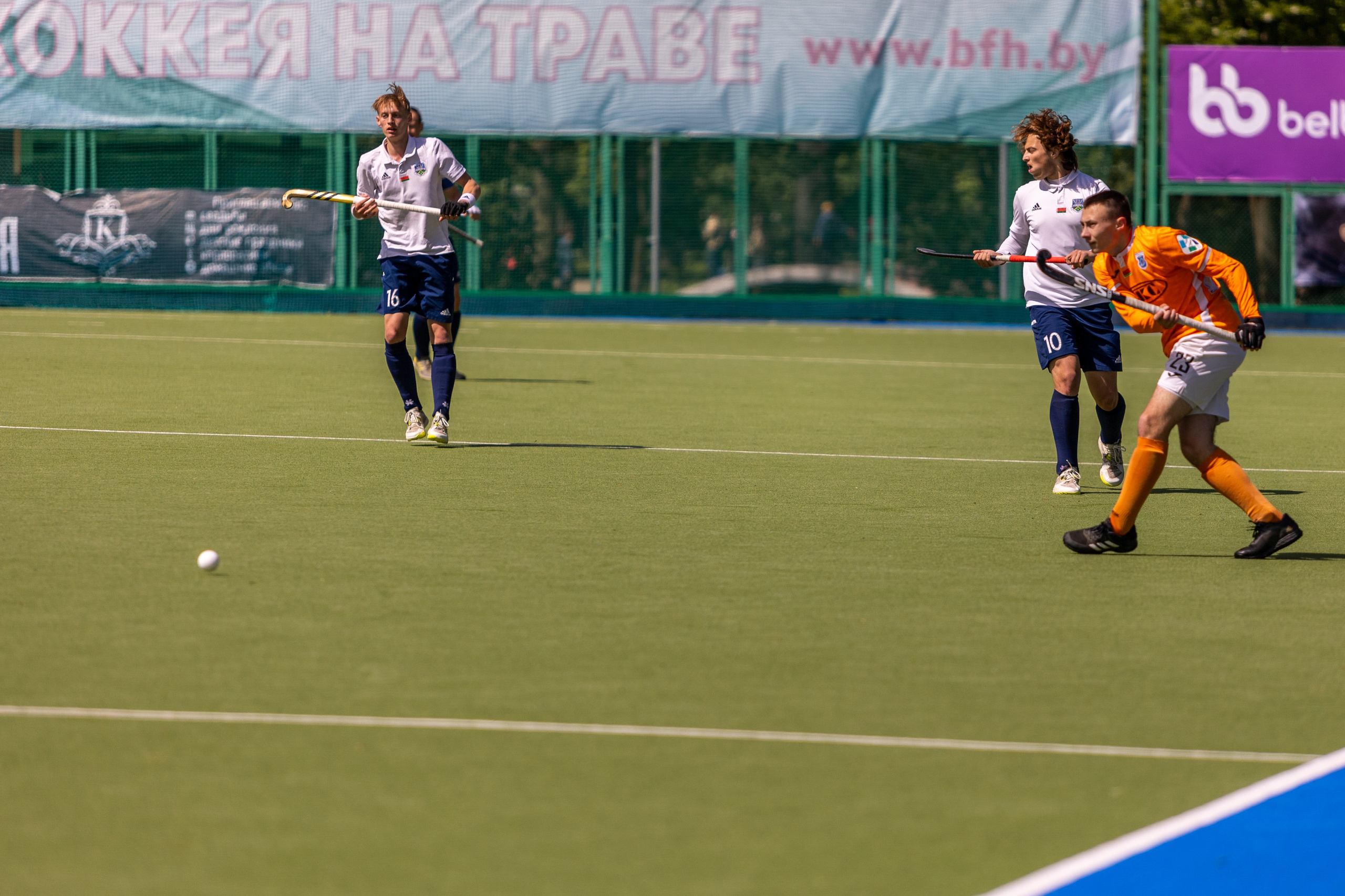 Хоккей на траве. ХК Минск — СК Строитель 12.05.2024. Профессиональный интерьерный и репортажный фотограф Минск и РБ. Максим Орлов