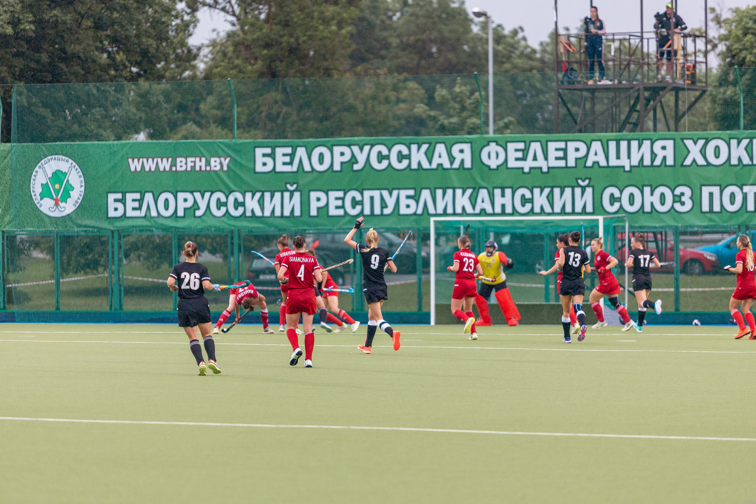 Хоккей на траве. Девушки. ХК Минск — ХК Виктория (Смолевичи) 10.06.2024. Профессиональный интерьерный и репортажный фотограф Минск и РБ. Максим Орлов