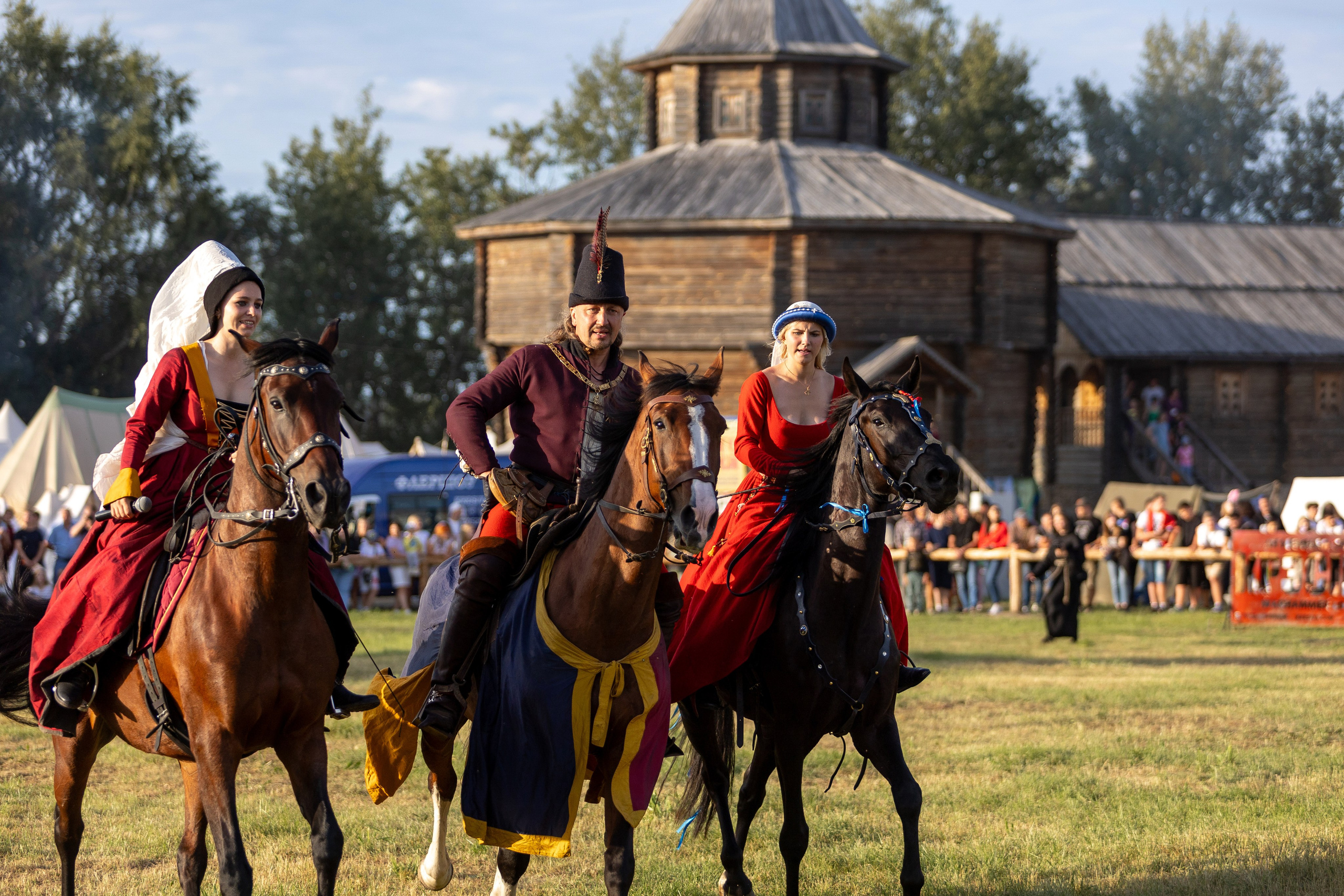 Рыцарский фест. Мстиславль. Профессиональный интерьерный и репортажный фотограф Минск и РБ. Максим Орлов