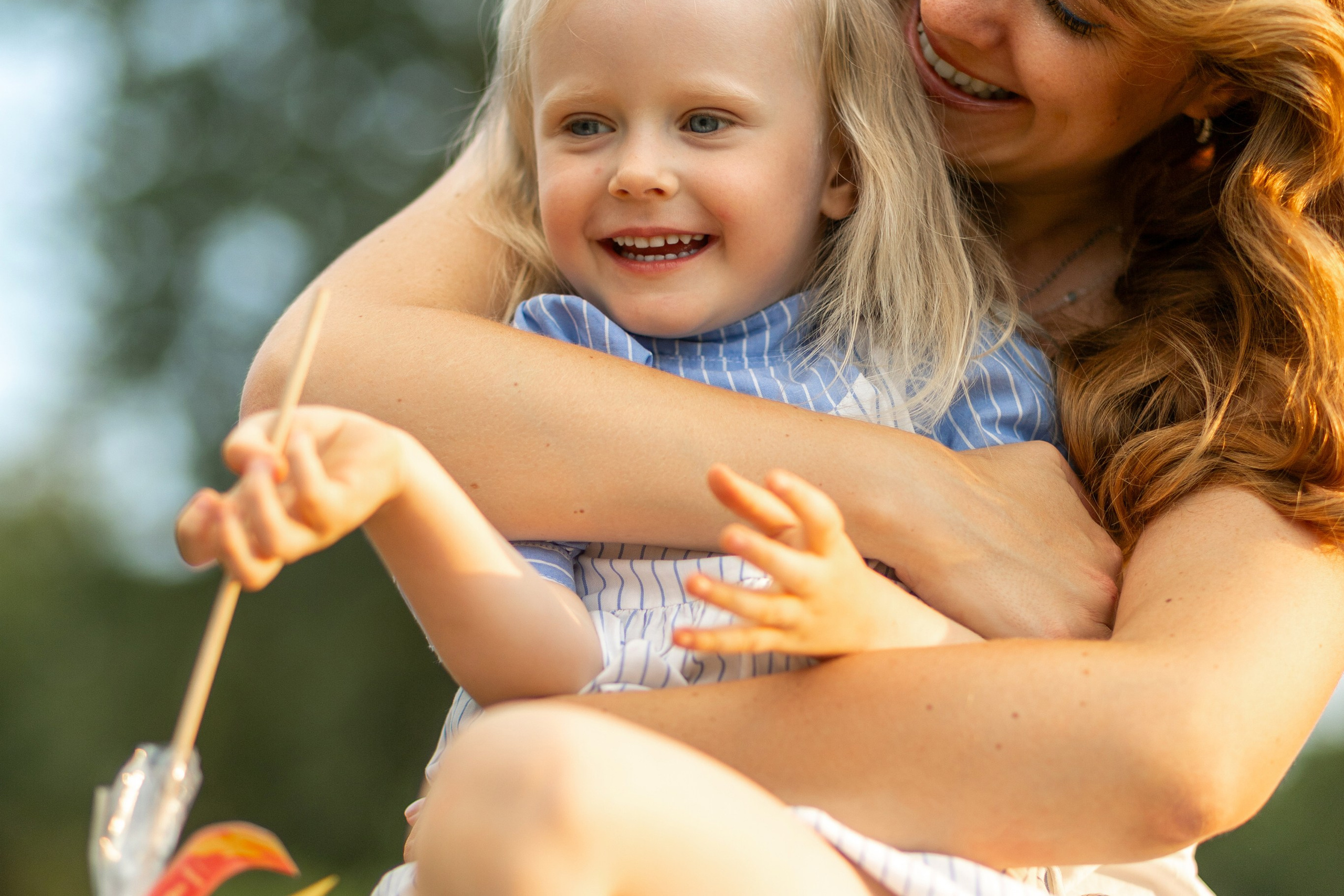 Стеша с мамой. Профессиональный интерьерный и репортажный фотограф Минск и РБ. Максим Орлов