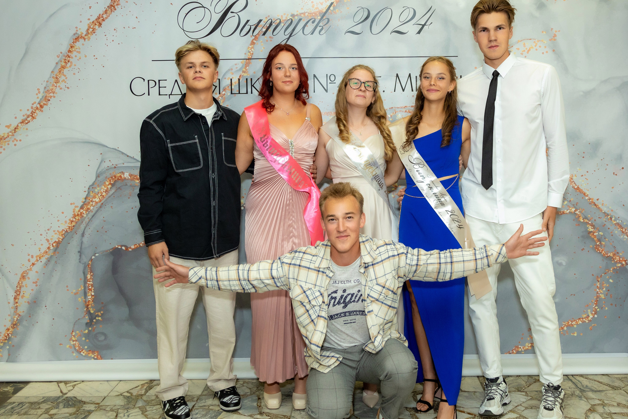 Вручение дипломов. 47 школа. Профессиональный интерьерный и репортажный фотограф Минск и РБ. Максим Орлов