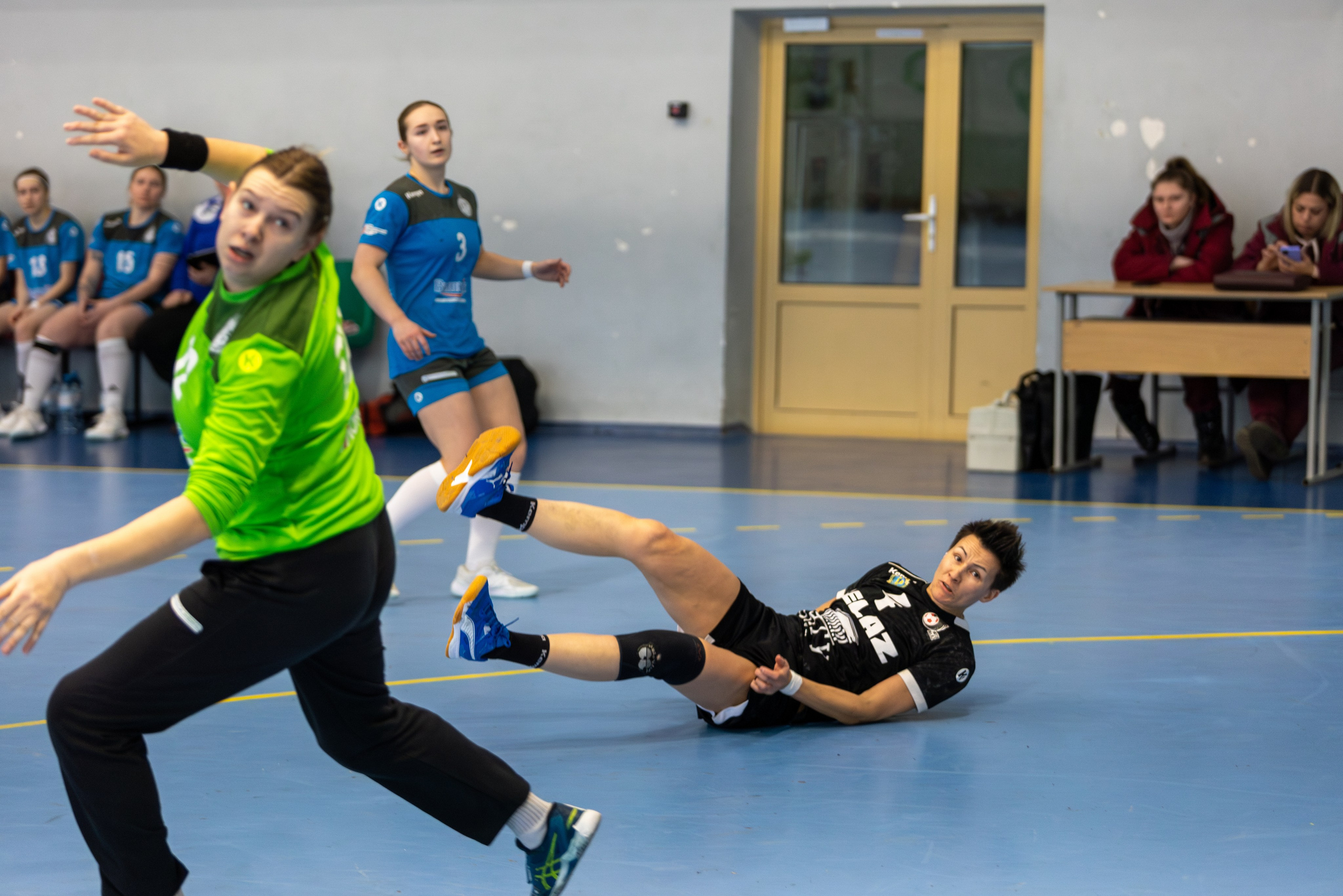 Гандбол. Лучшие кадры. БНТУ — Витебчанка. Профессиональный интерьерный и репортажный фотограф Минск и РБ. Максим Орлов