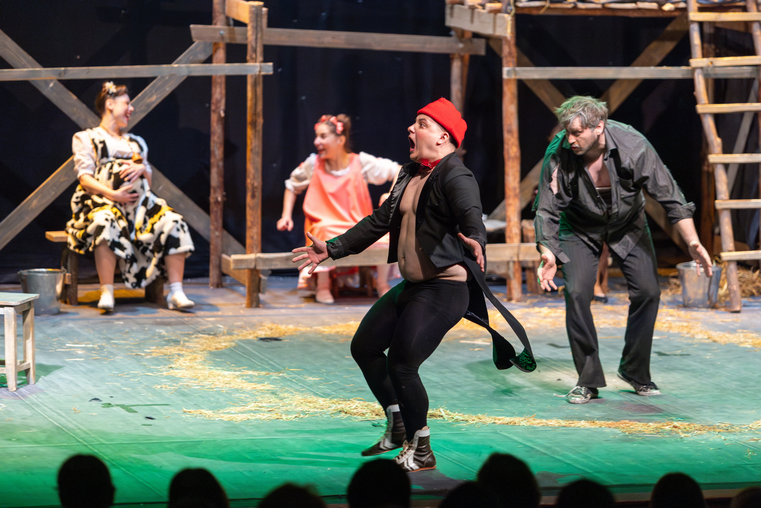 Театр белорусской армии «Очень простая история». Профессиональный интерьерный и репортажный фотограф Минск и РБ. Максим Орлов