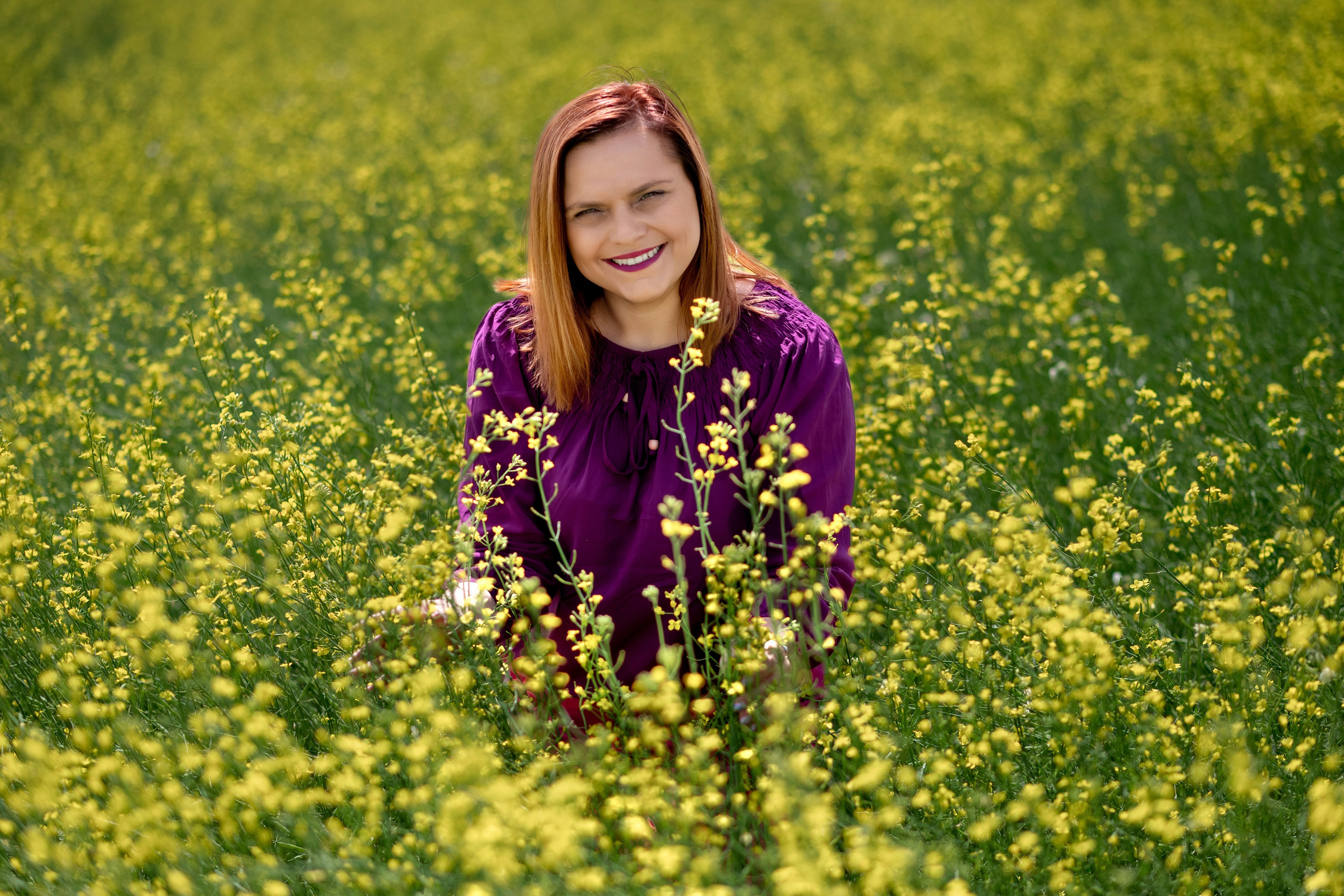 Катя и Оксана в лаванде. Профессиональный интерьерный и репортажный фотограф Минск и РБ. Максим Орлов