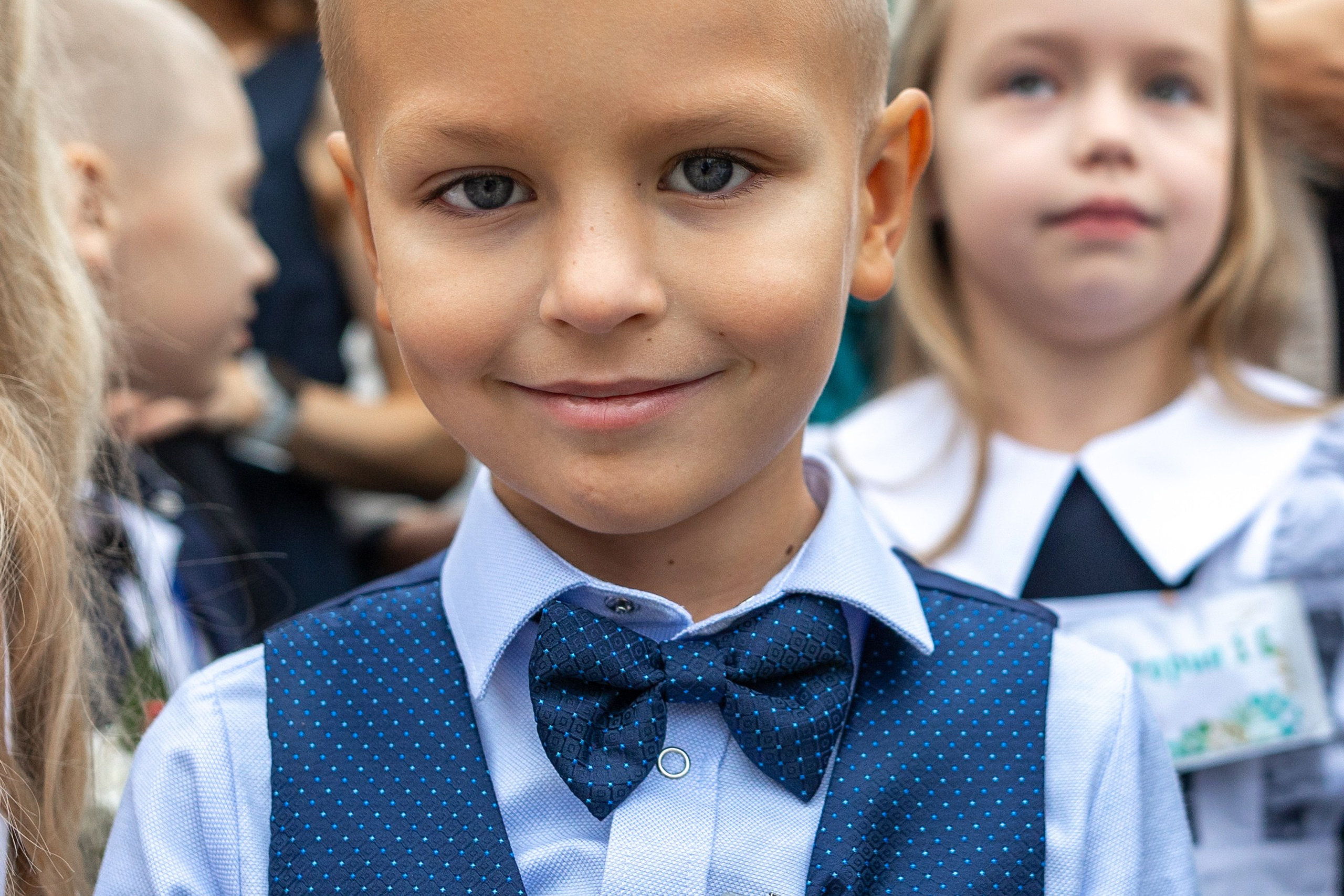 Линейка 1-го сентября. Профессиональный интерьерный и репортажный фотограф Минск и РБ. Максим Орлов