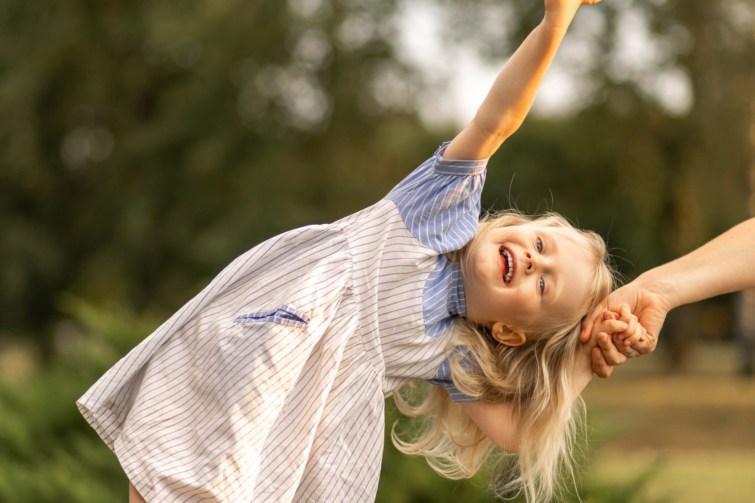 Стеша с мамой. Профессиональный интерьерный и репортажный фотограф Минск и РБ. Максим Орлов