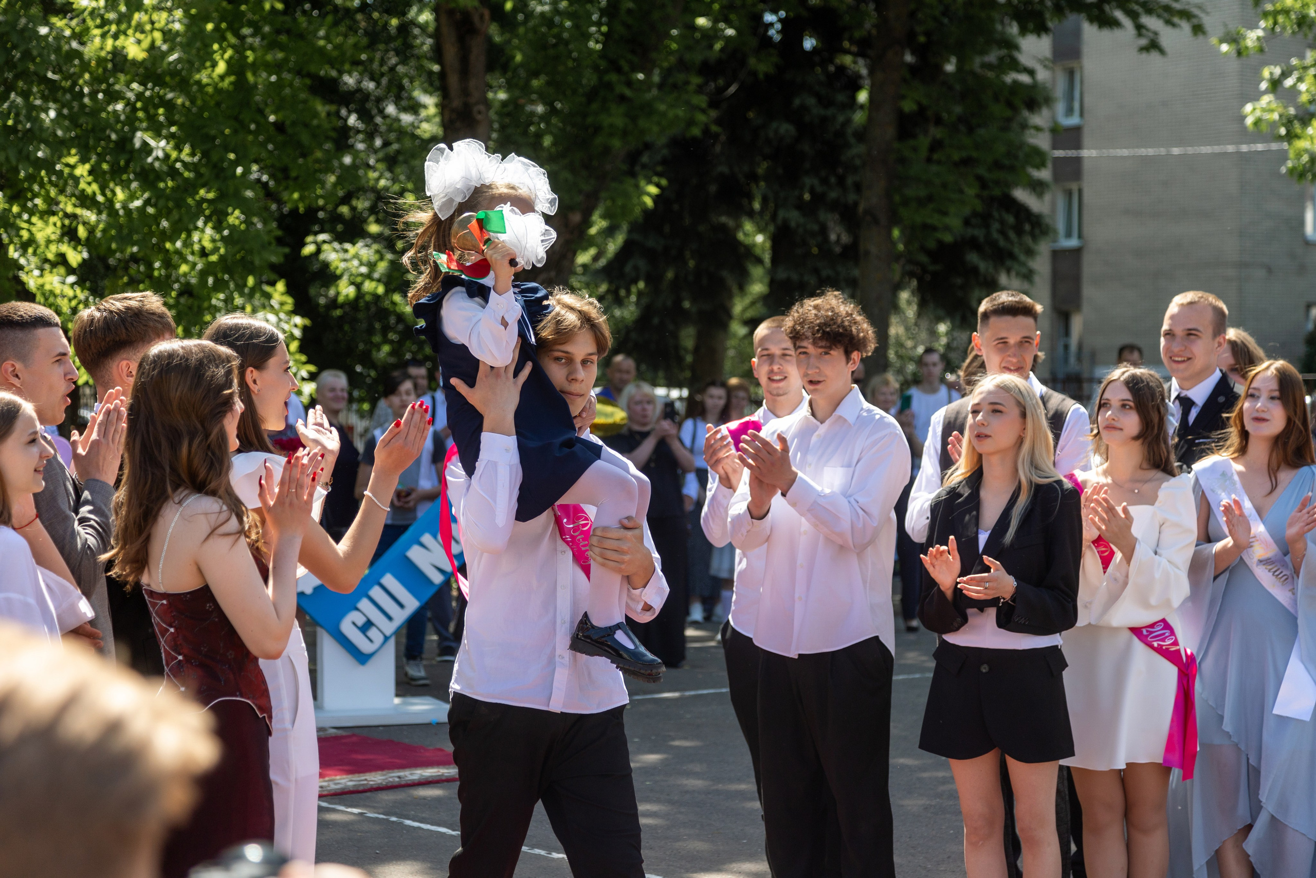 Школа 47. Последний звонок. Профессиональный интерьерный и репортажный фотограф Минск и РБ. Максим Орлов