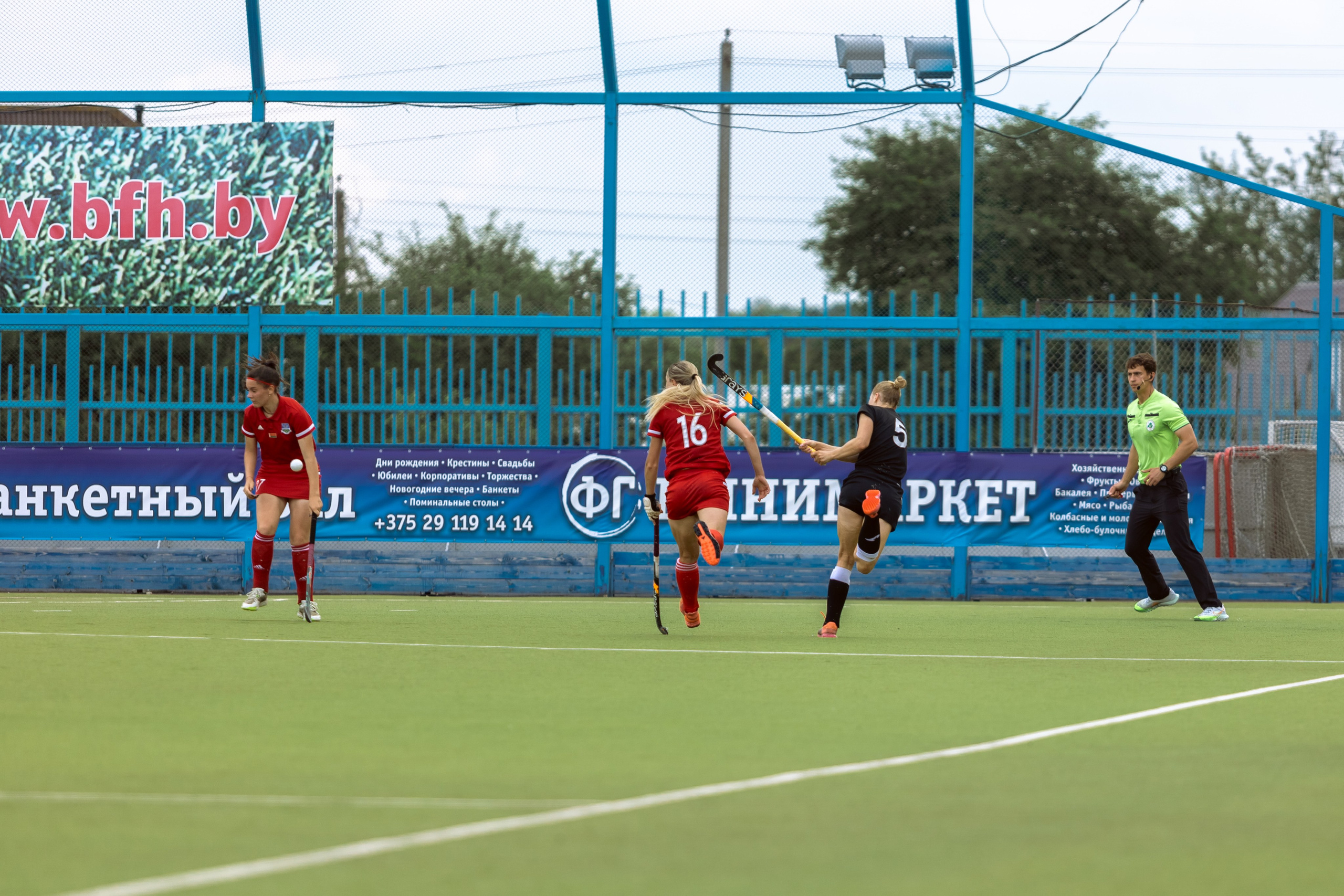 Хоккей на траве. Девушки. Минск — Виктория. 16.06.2024. Профессиональный интерьерный и репортажный фотограф Минск и РБ. Максим Орлов