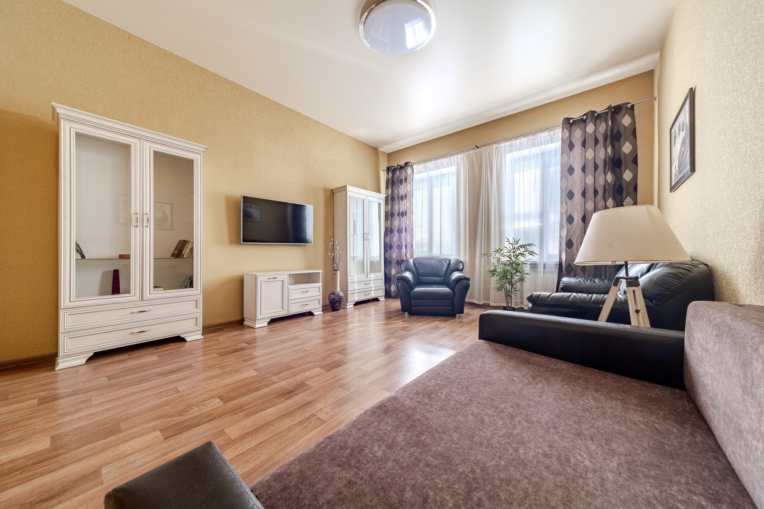 Пр. Независимости 13. Профессиональный интерьерный и репортажный фотограф Минск и РБ. Максим Орлов