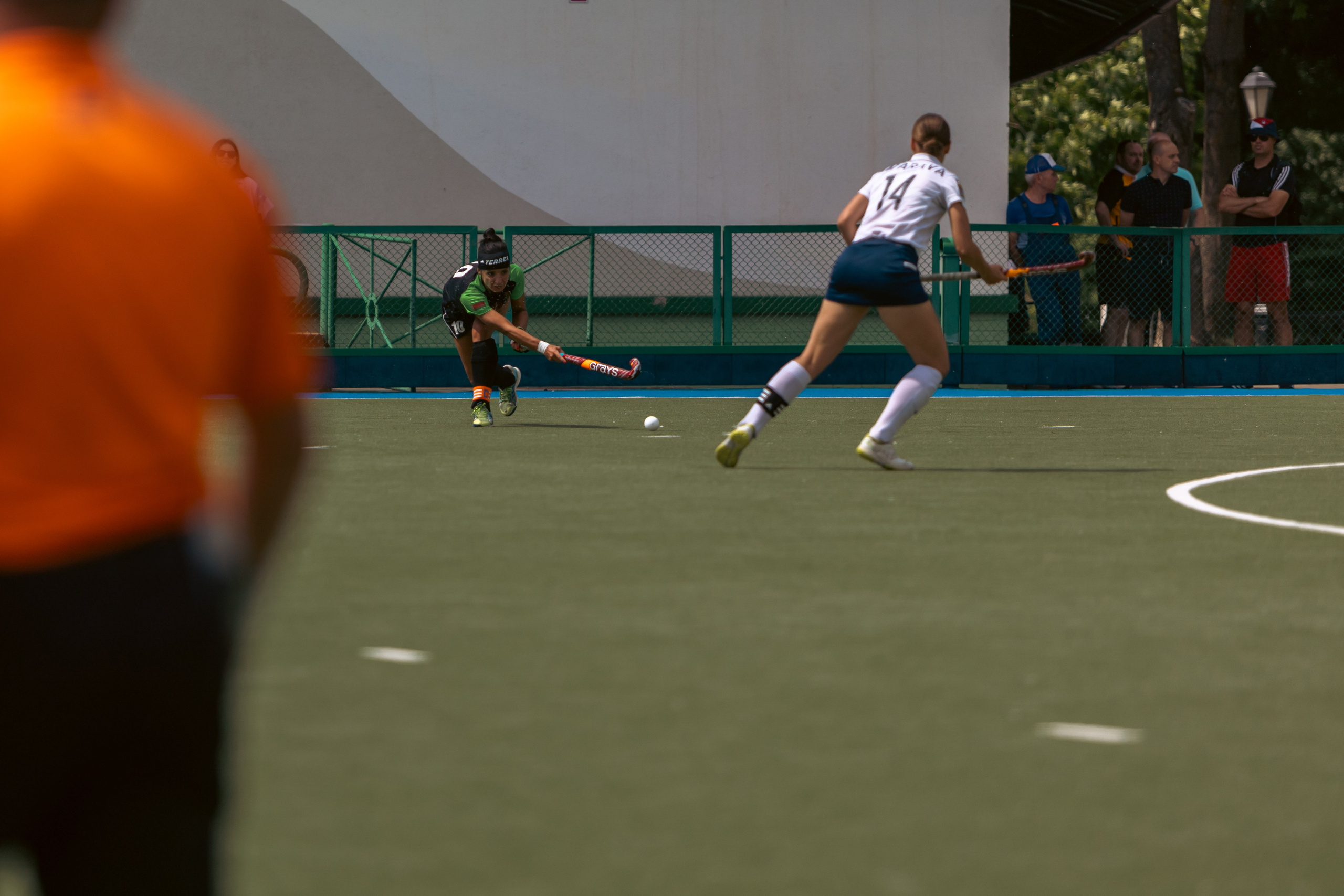 Хоккей на траве. Девушки. Минск — Текстильщик 29.052024. Профессиональный интерьерный и репортажный фотограф Минск и РБ. Максим Орлов