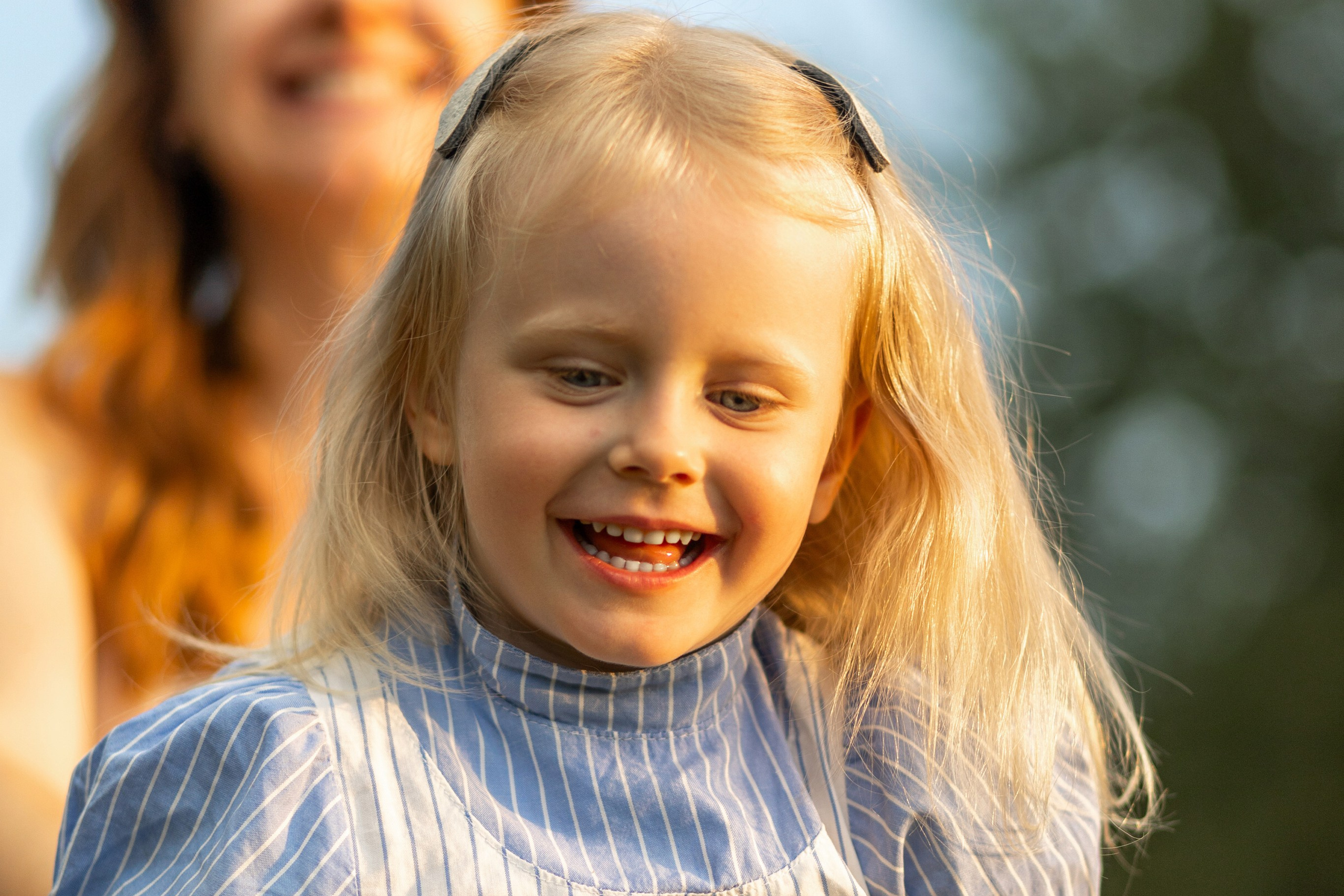 Стеша с мамой. Профессиональный интерьерный и репортажный фотограф Минск и РБ. Максим Орлов