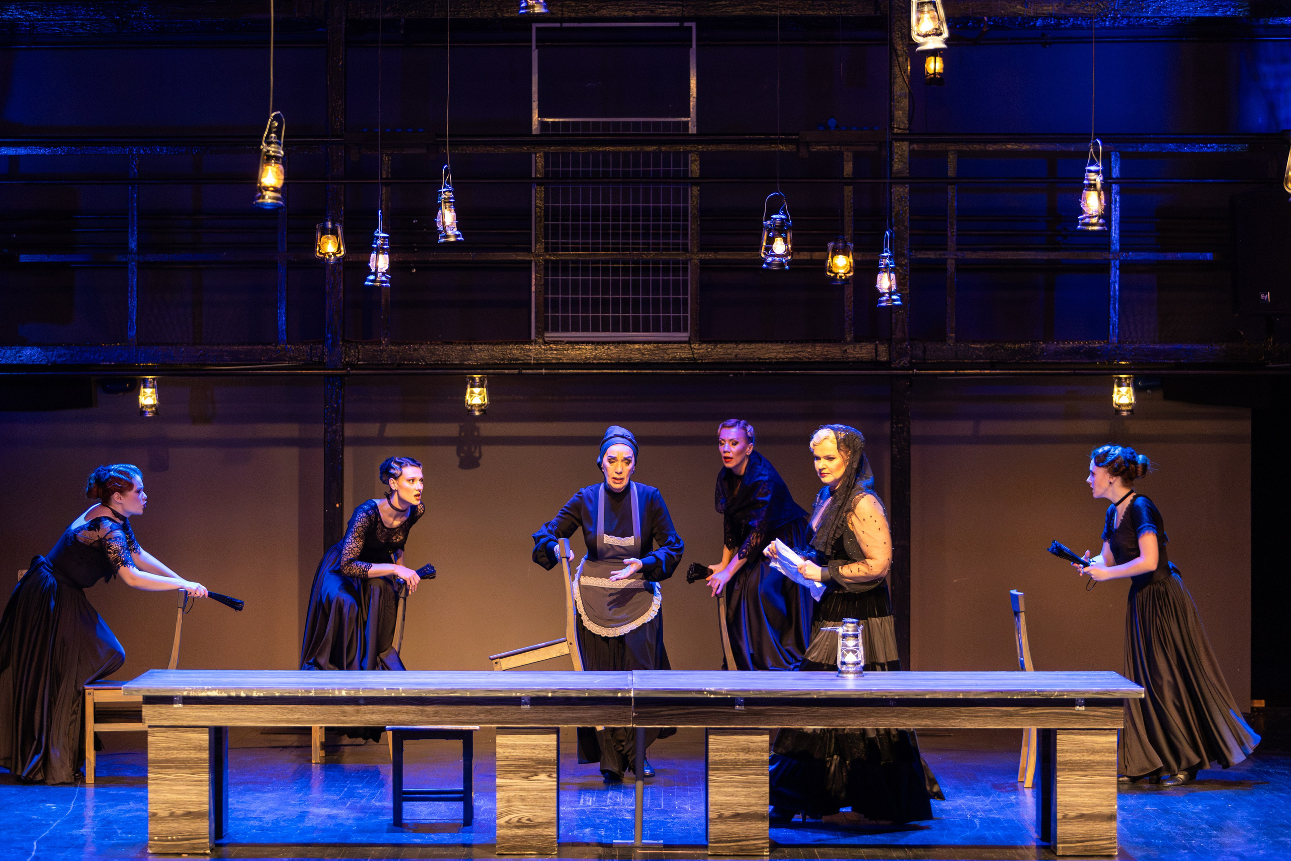 Новый театр «Дом Бернарды Альбы». Профессиональный интерьерный и репортажный фотограф Минск и РБ. Максим Орлов