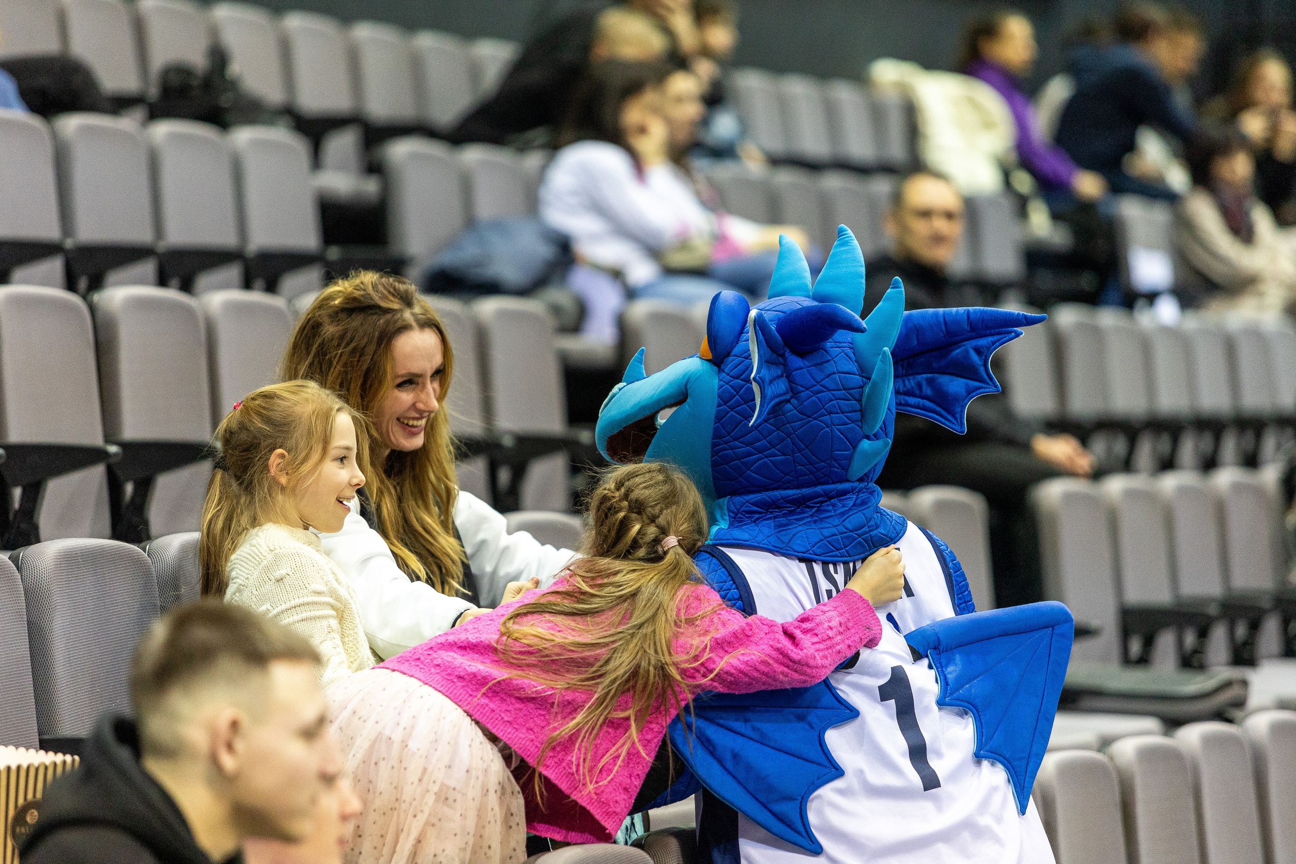 Баскетбол. Лучшие кадры. Минск — Енисей. 11.12.2023. Профессиональный интерьерный и репортажный фотограф Минск и РБ. Максим Орлов