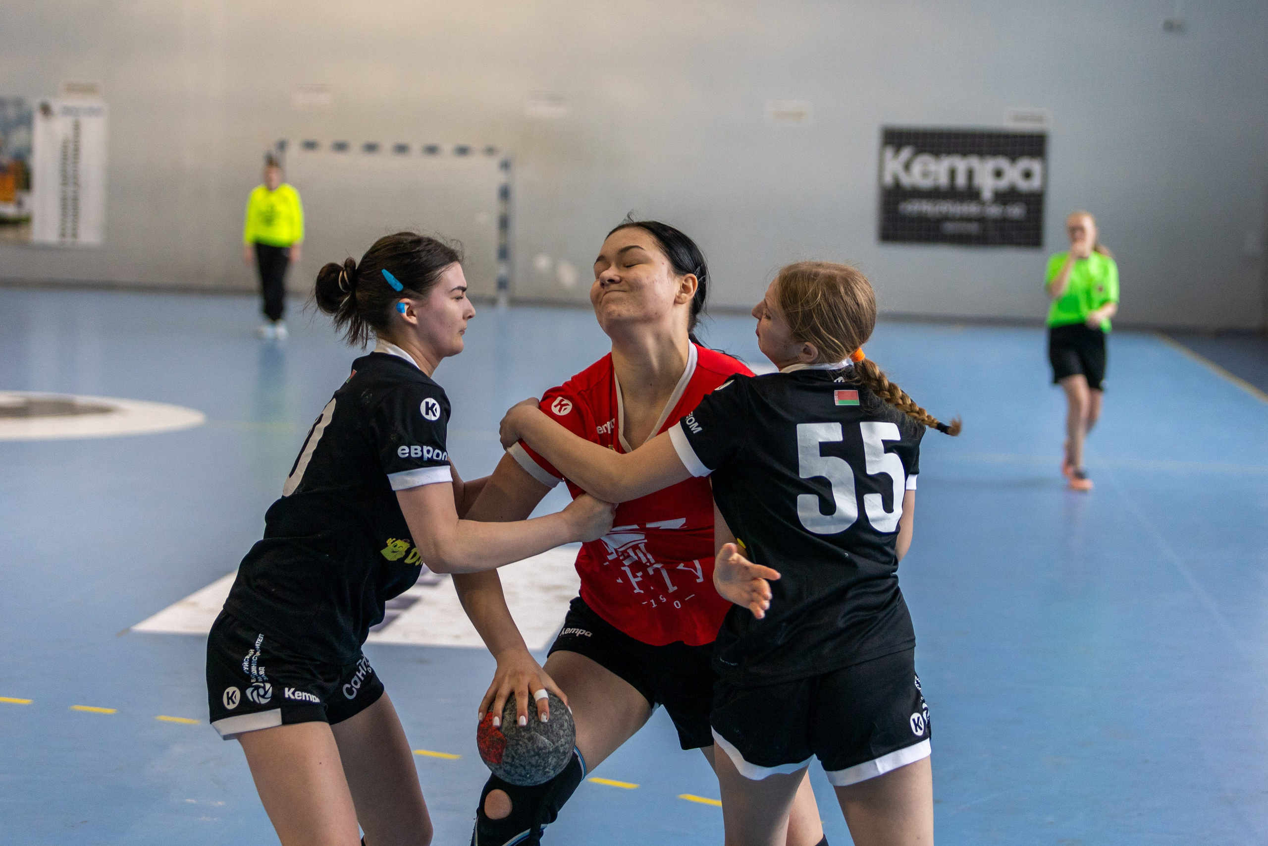 Гандбол. БНТУ — Березина. Профессиональный интерьерный и репортажный фотограф Минск и РБ. Максим Орлов