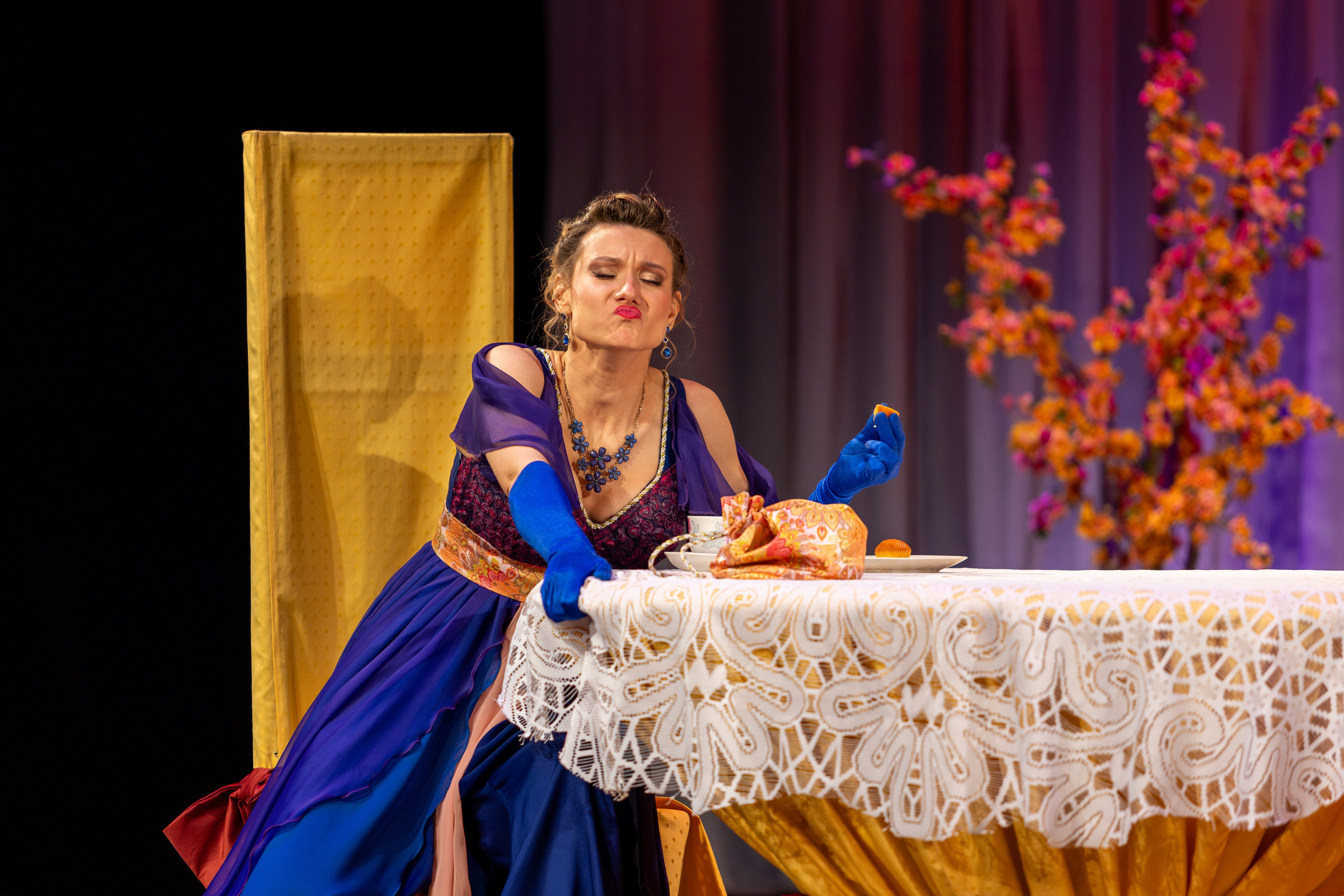 Новый театр «Как важно быть серьезным». Профессиональный интерьерный и репортажный фотограф Минск и РБ. Максим Орлов