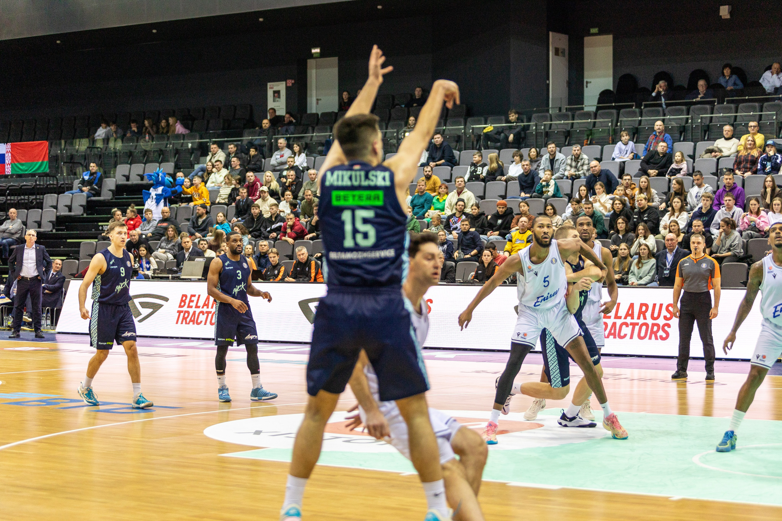 Баскетбол. Лучшие кадры. Минск — Енисей. 11.12.2023. Профессиональный интерьерный и репортажный фотограф Минск и РБ. Максим Орлов