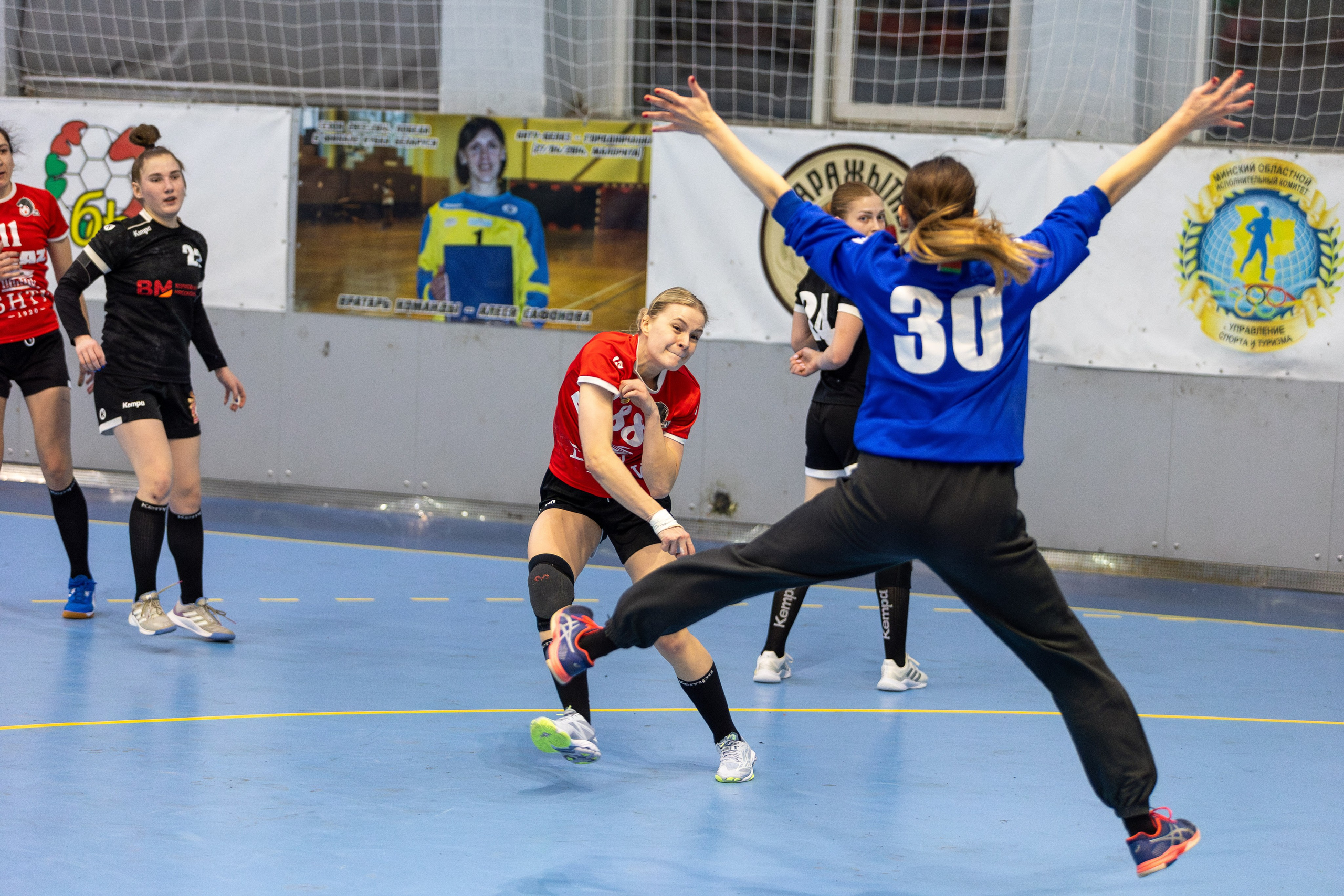 Гандбол. Лучшие кадры. БНТУ — Гродничанка. 13.12.2023. Профессиональный интерьерный и репортажный фотограф Минск и РБ. Максим Орлов