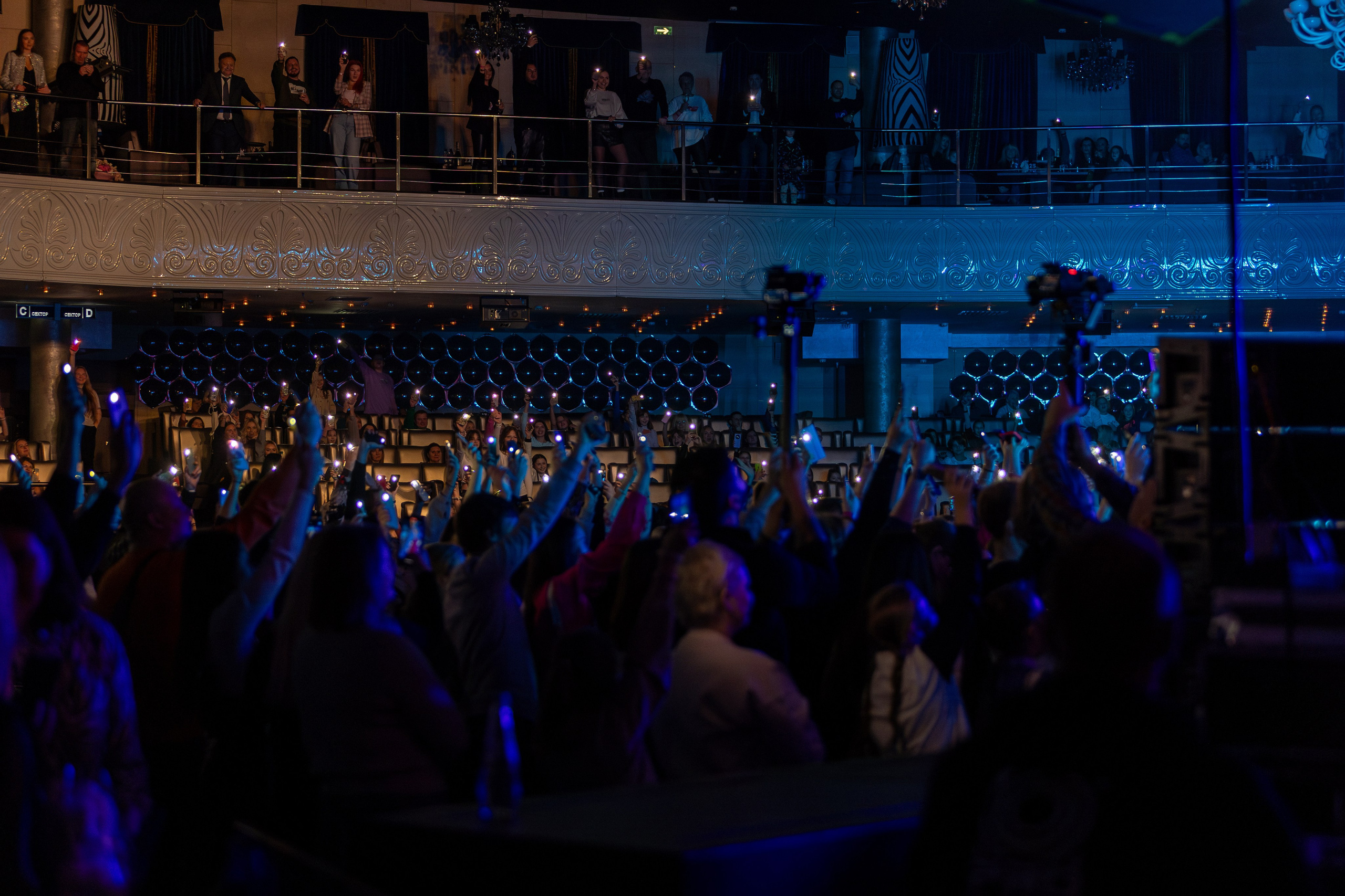 Концерт Насти Кравченко. Профессиональный интерьерный и репортажный фотограф Минск и РБ. Максим Орлов