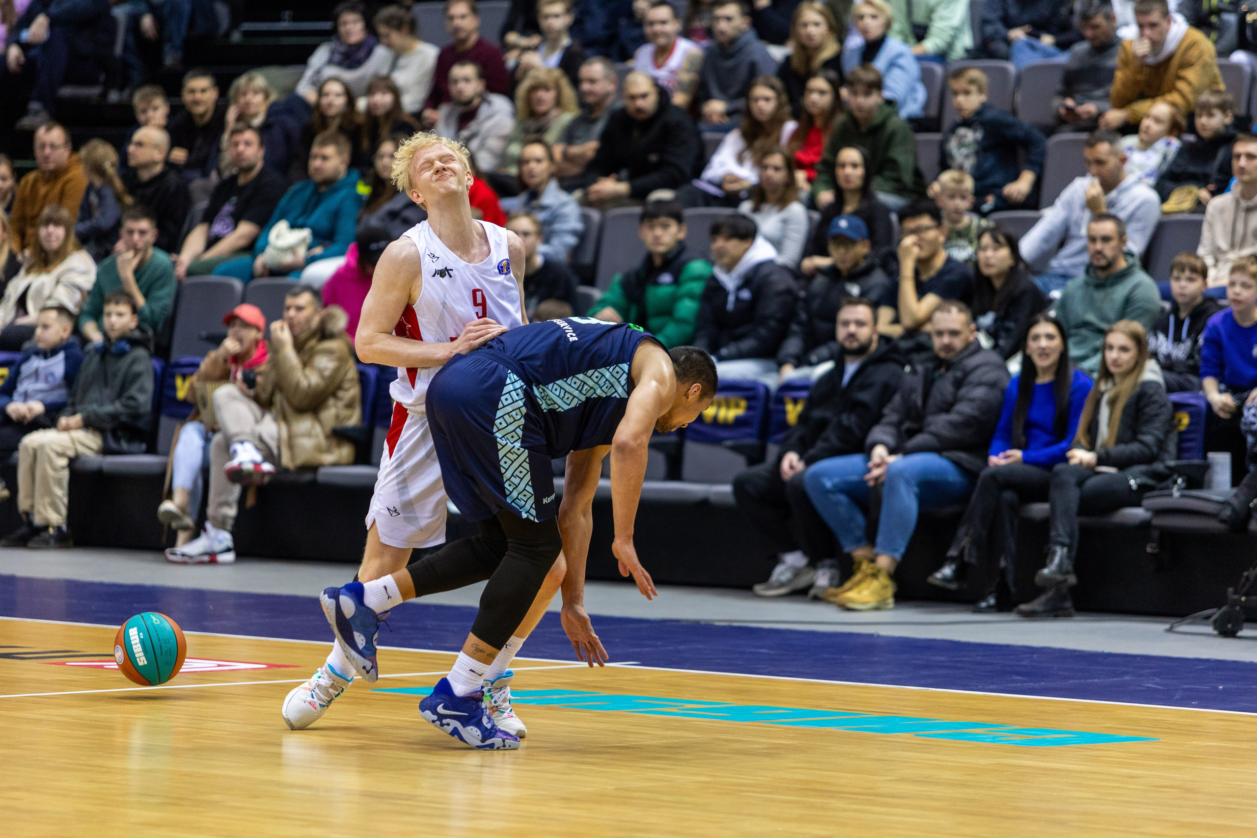 Баскетбол. Минск — MBA. 09.03.2024. Профессиональный интерьерный и репортажный фотограф Минск и РБ. Максим Орлов