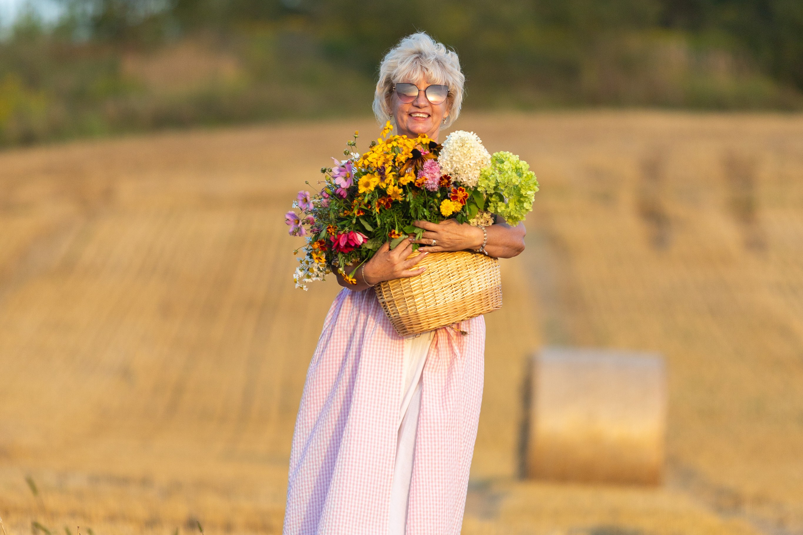 Фотосъемка в поле с Анной Николаевной. Профессиональный интерьерный и репортажный фотограф Минск и РБ. Максим Орлов