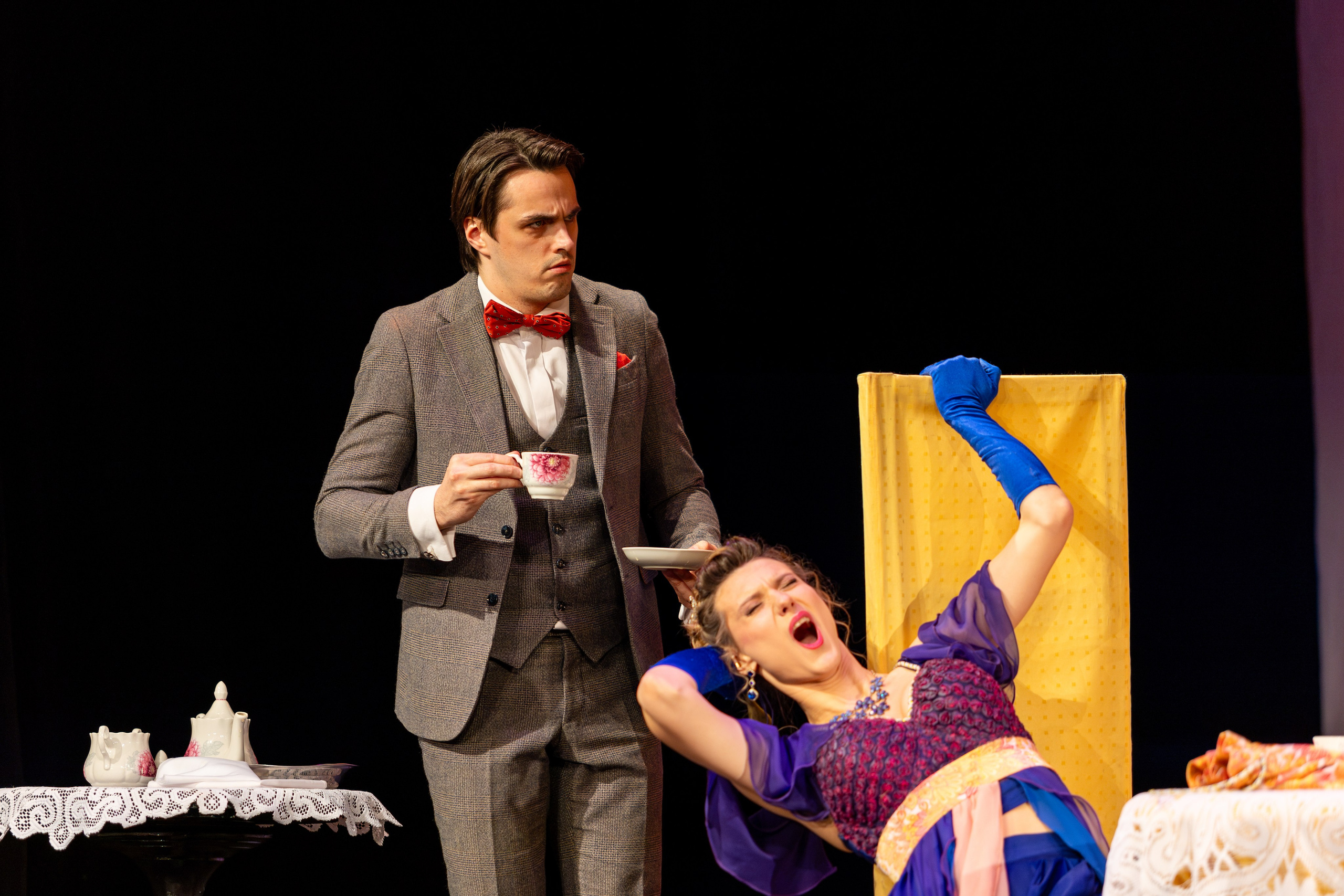 Новый театр «Как важно быть серьезным». Профессиональный интерьерный и репортажный фотограф Минск и РБ. Максим Орлов