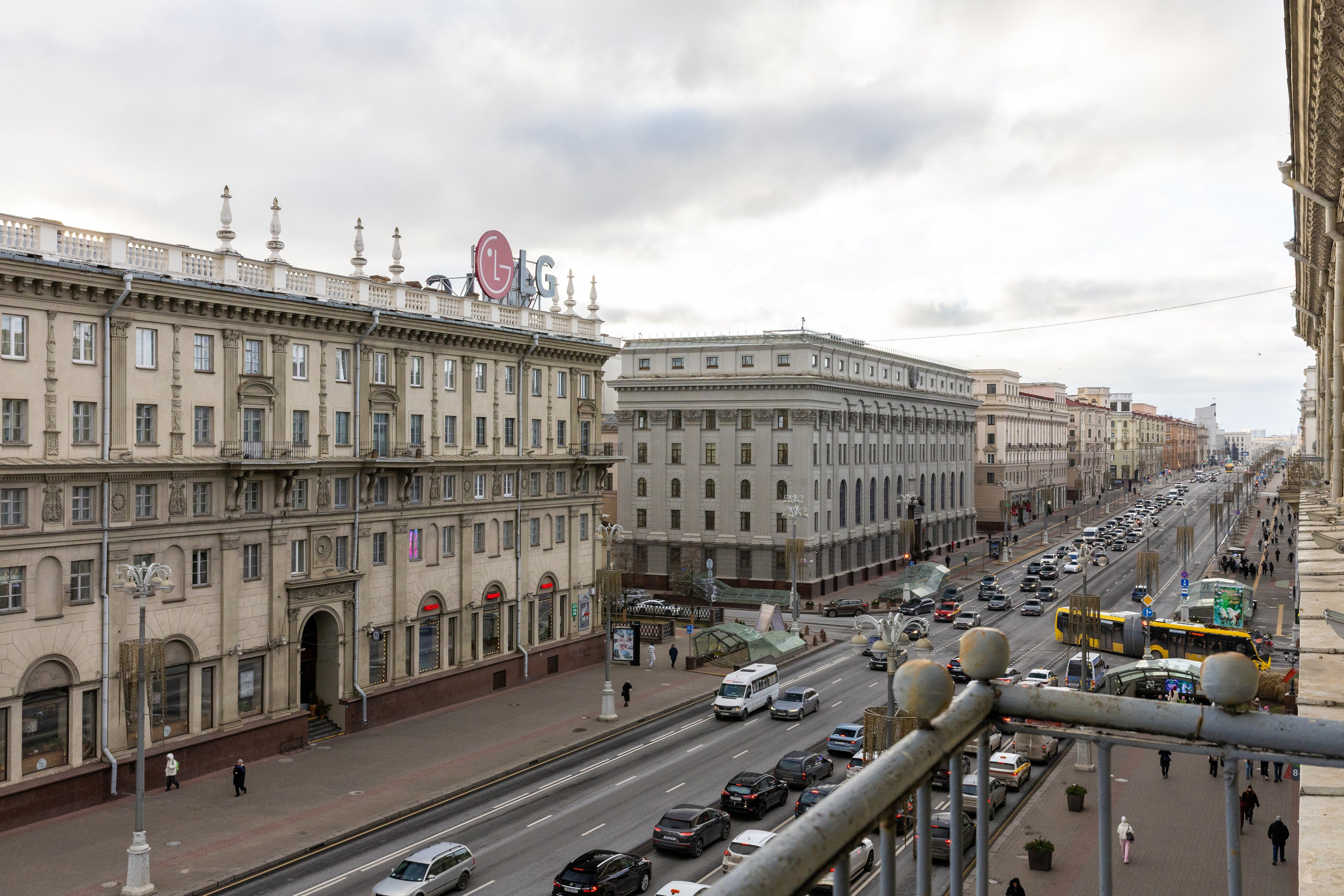 Пр. Независимости 23. Профессиональный интерьерный и репортажный фотограф Минск и РБ. Максим Орлов