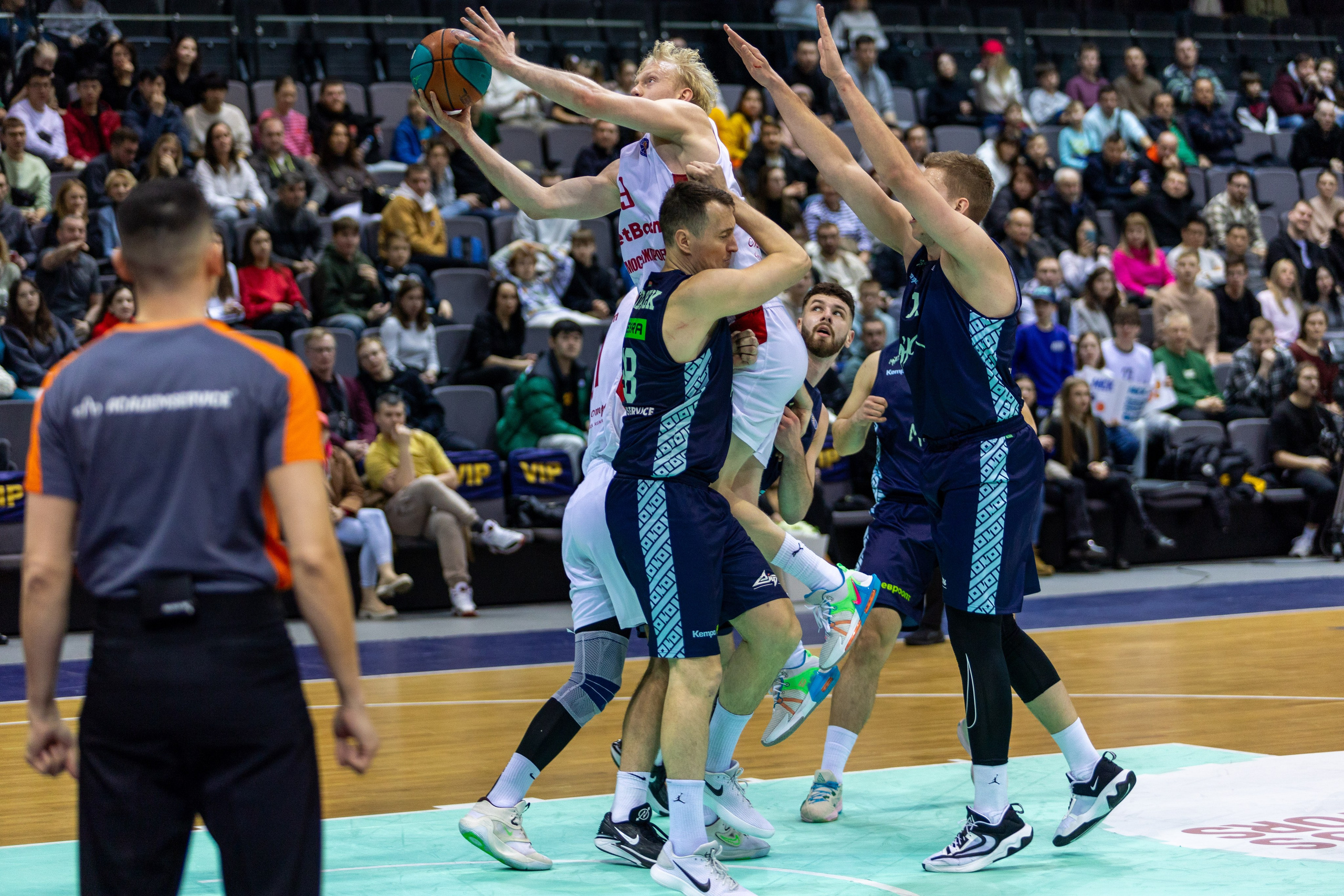 Баскетбол. Минск — MBA. 09.03.2024. Профессиональный интерьерный и репортажный фотограф Минск и РБ. Максим Орлов