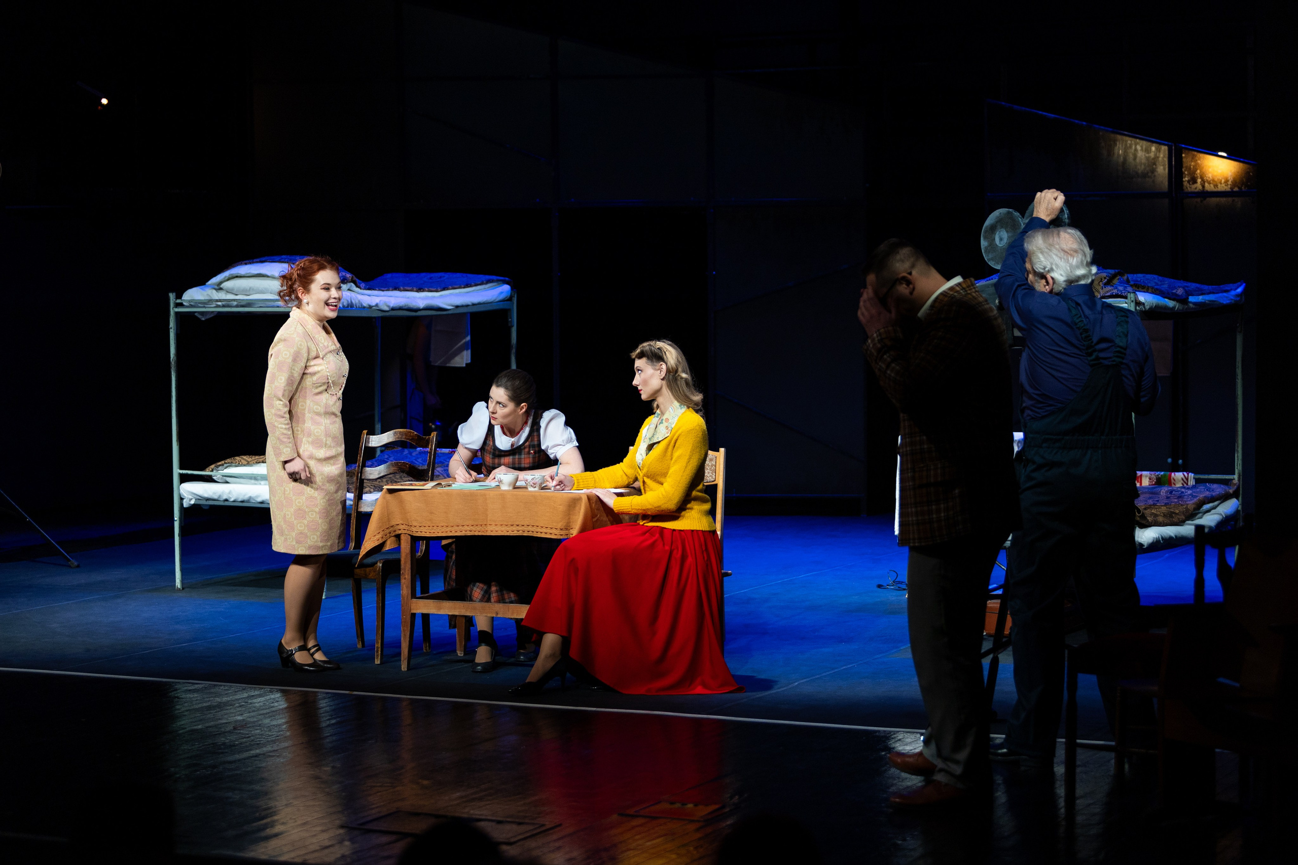 Новый театр «Фабричная девчонка». Профессиональный интерьерный и репортажный фотограф Минск и РБ. Максим Орлов