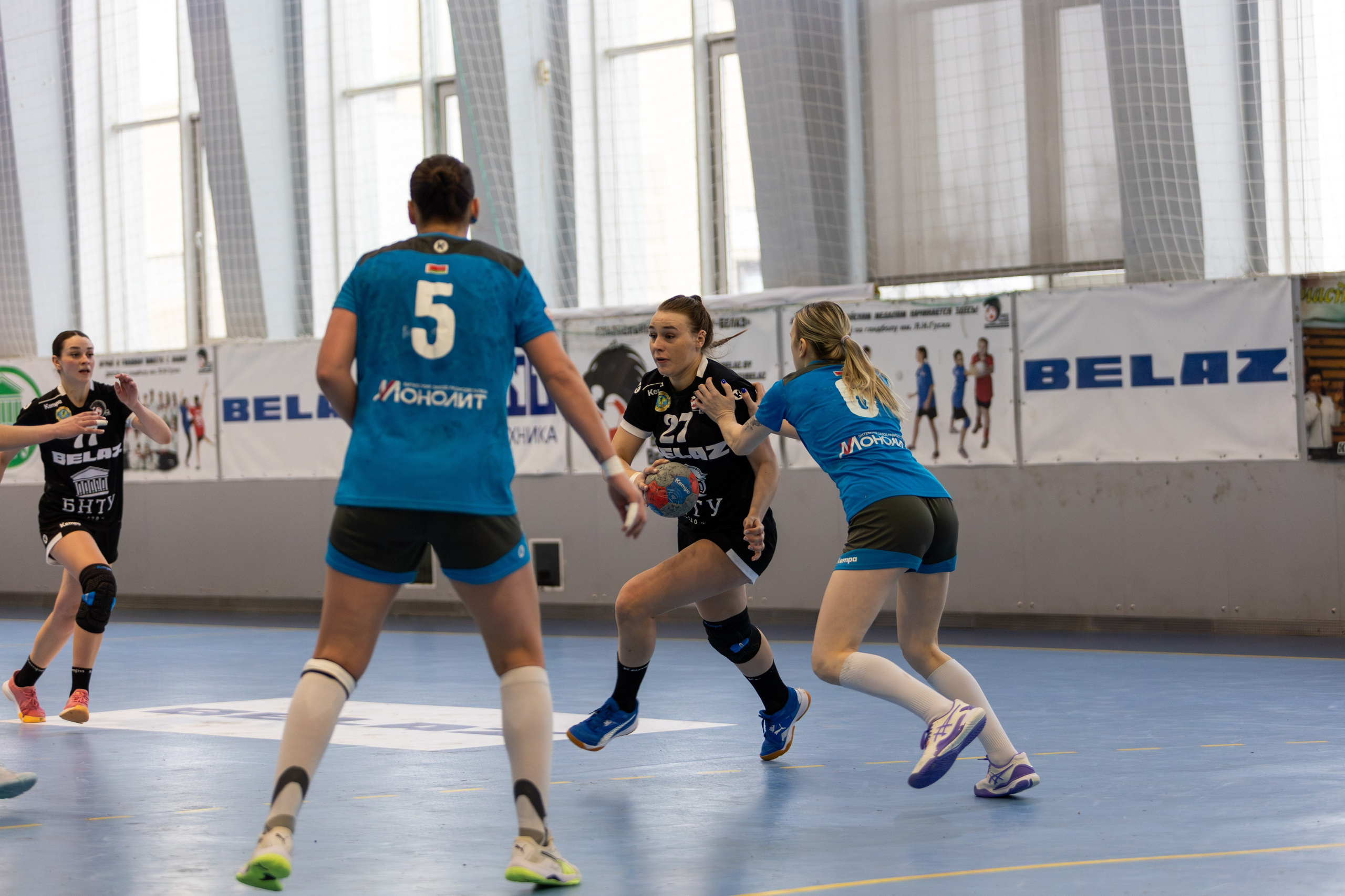 Гандбол. Лучшие кадры. БНТУ — Витебчанка. Профессиональный интерьерный и репортажный фотограф Минск и РБ. Максим Орлов