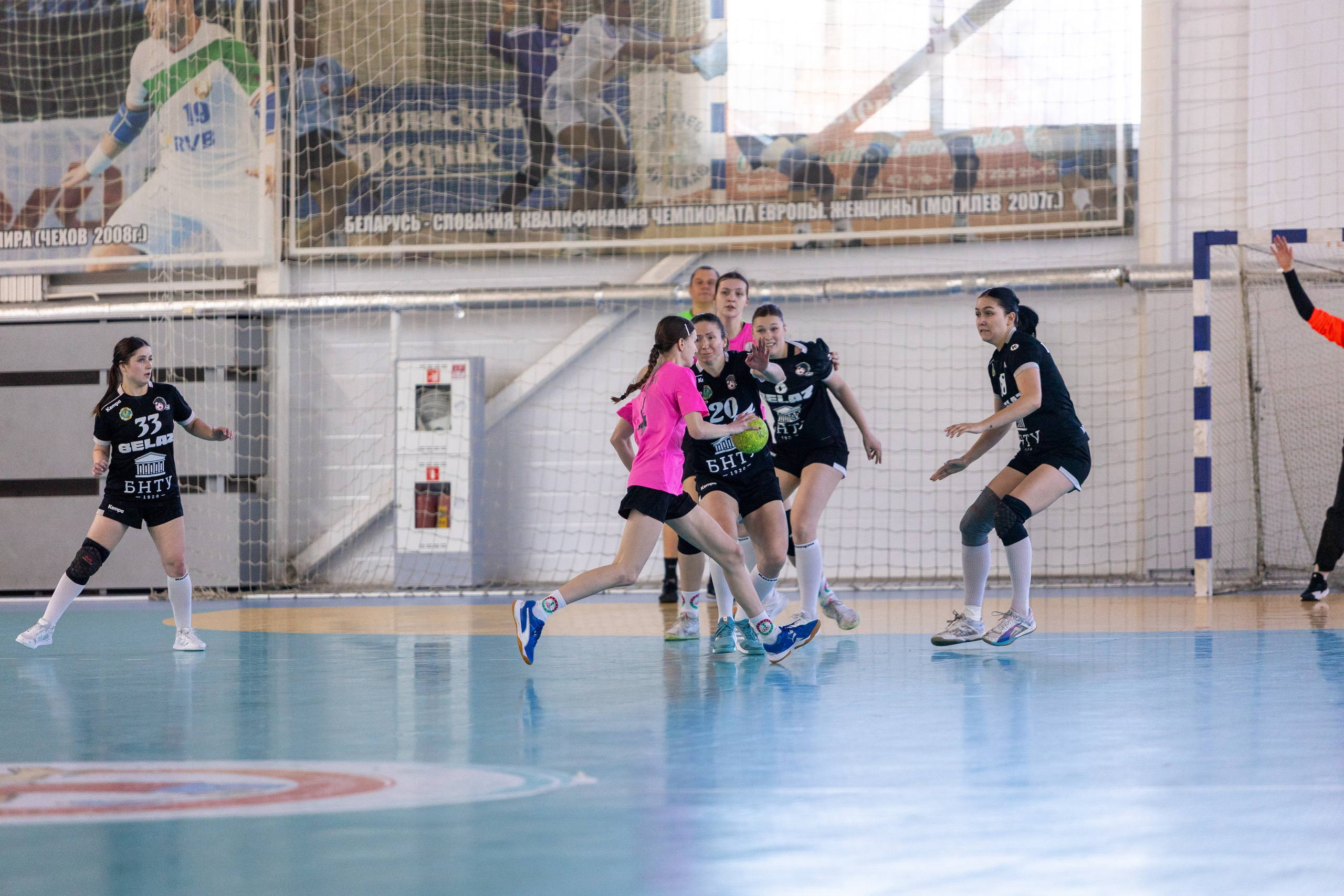 Женский гандбол. Лучшие кадры. БНТУ — Звезда. 08.02.2025. Профессиональный интерьерный и репортажный фотограф Минск и РБ. Максим Орлов