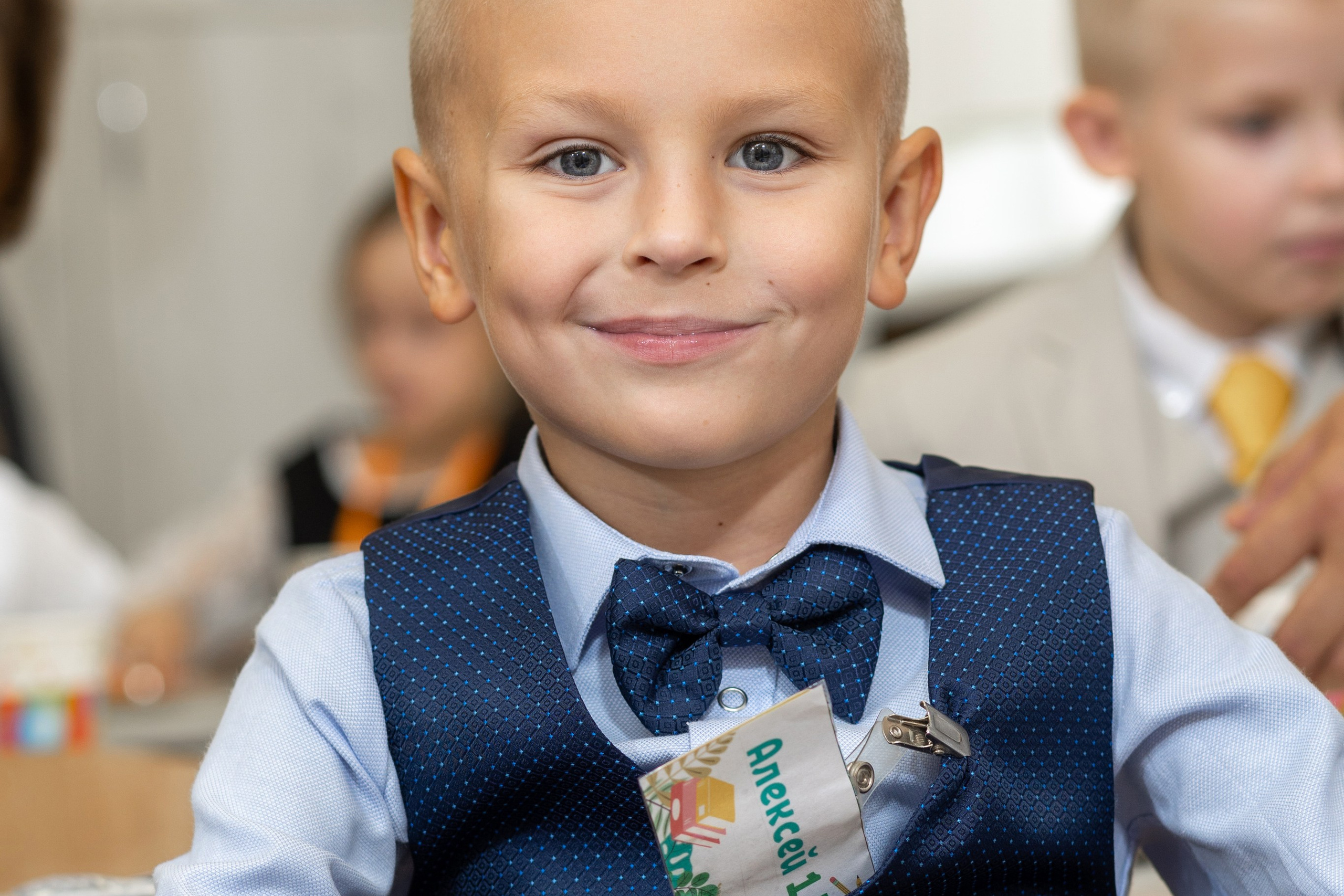 Линейка 1-го сентября. Профессиональный интерьерный и репортажный фотограф Минск и РБ. Максим Орлов