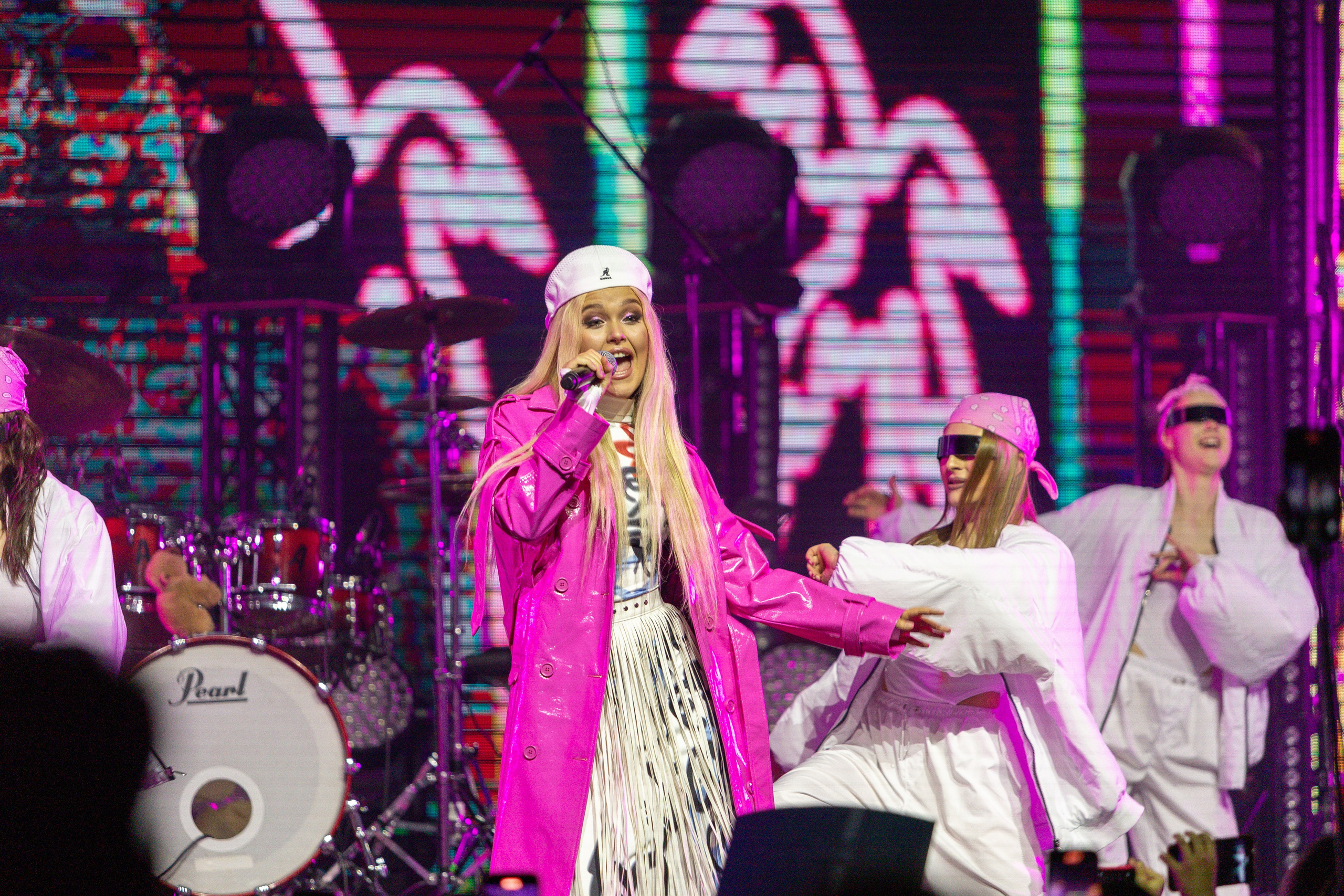 Концерт Насти Кравченко. Профессиональный интерьерный и репортажный фотограф Минск и РБ. Максим Орлов