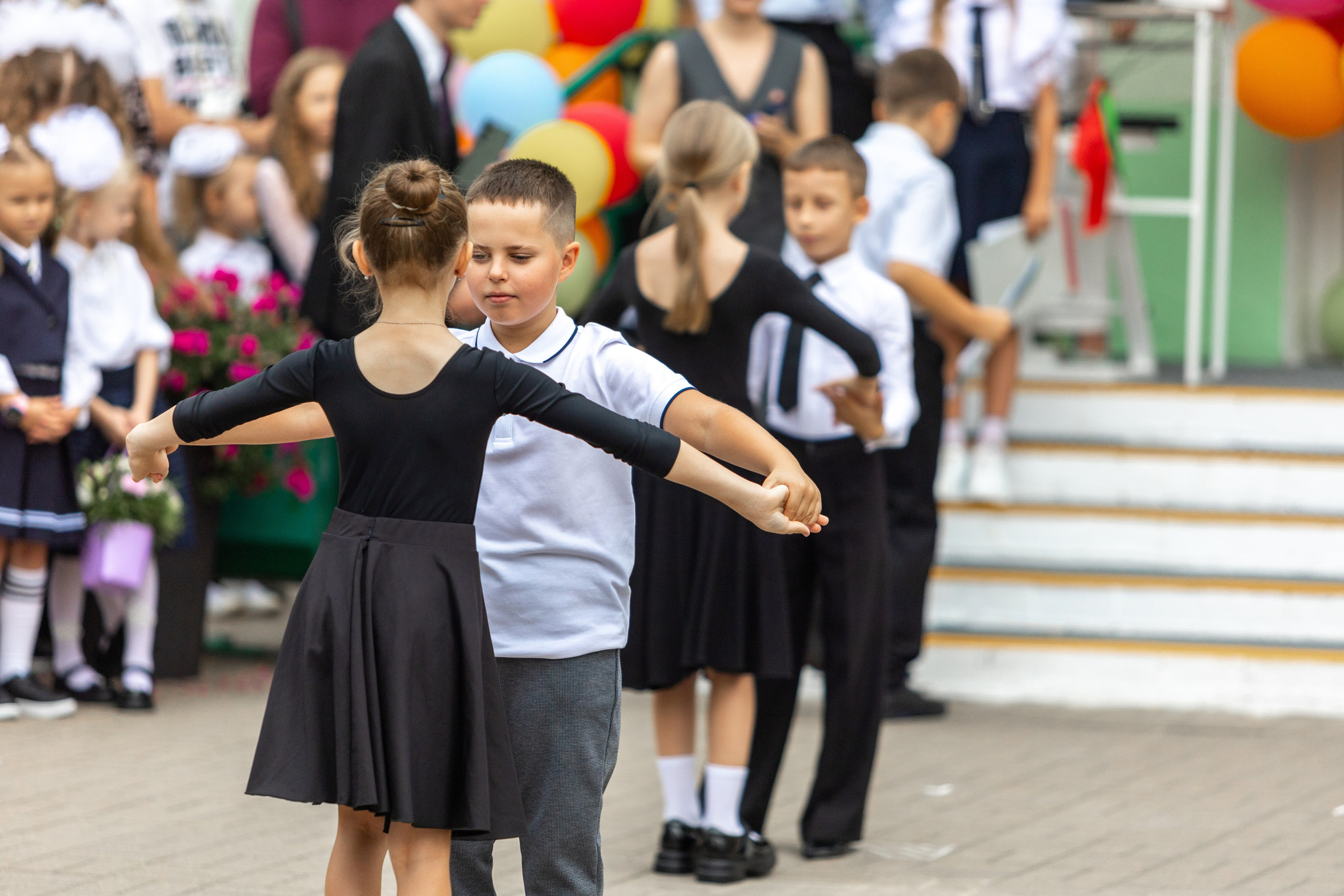 Линейка 1-го сентября. Профессиональный интерьерный и репортажный фотограф Минск и РБ. Максим Орлов