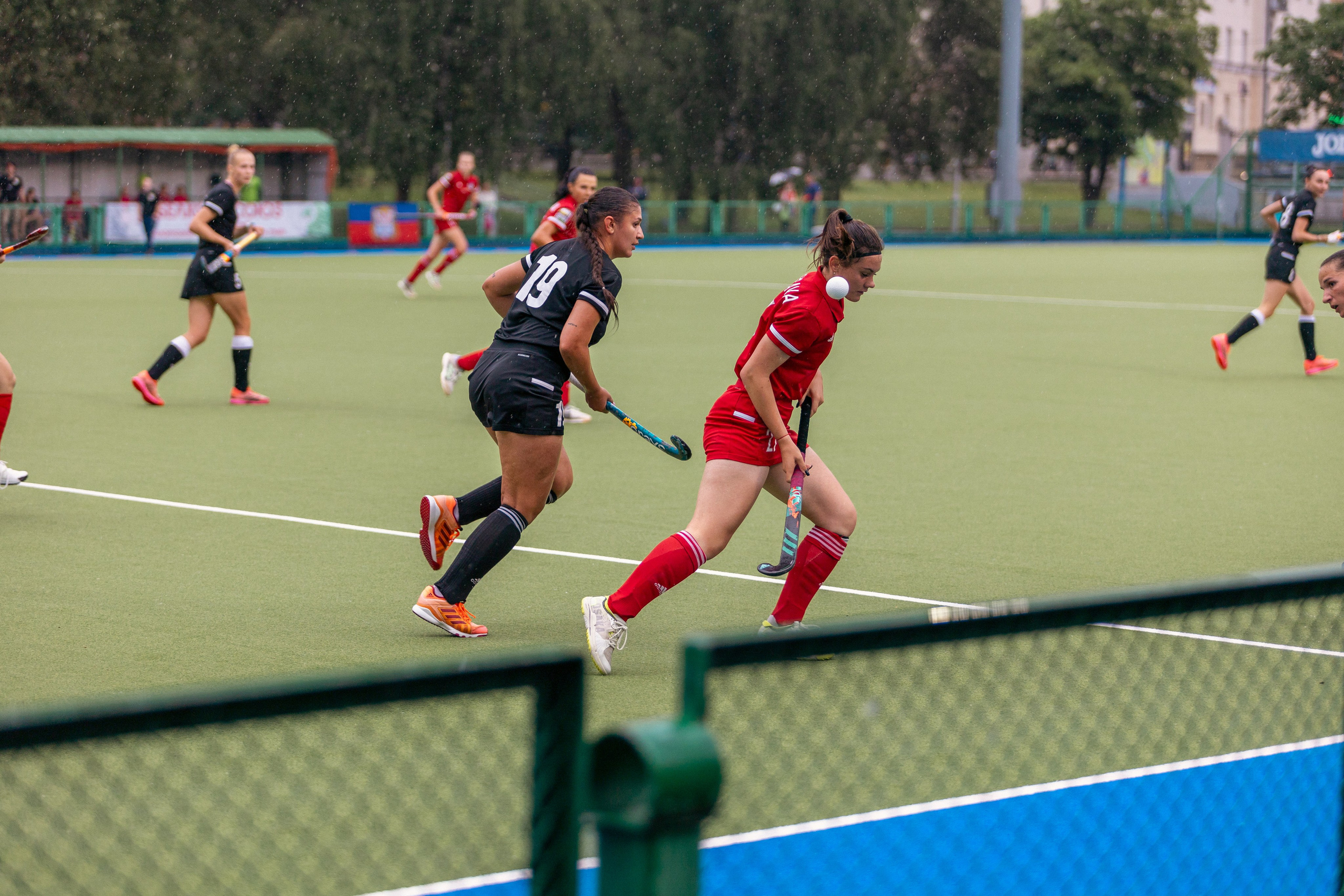 Хоккей на траве. Девушки. ХК Минск — ХК Виктория (Смолевичи) 10.06.2024. Профессиональный интерьерный и репортажный фотограф Минск и РБ. Максим Орлов