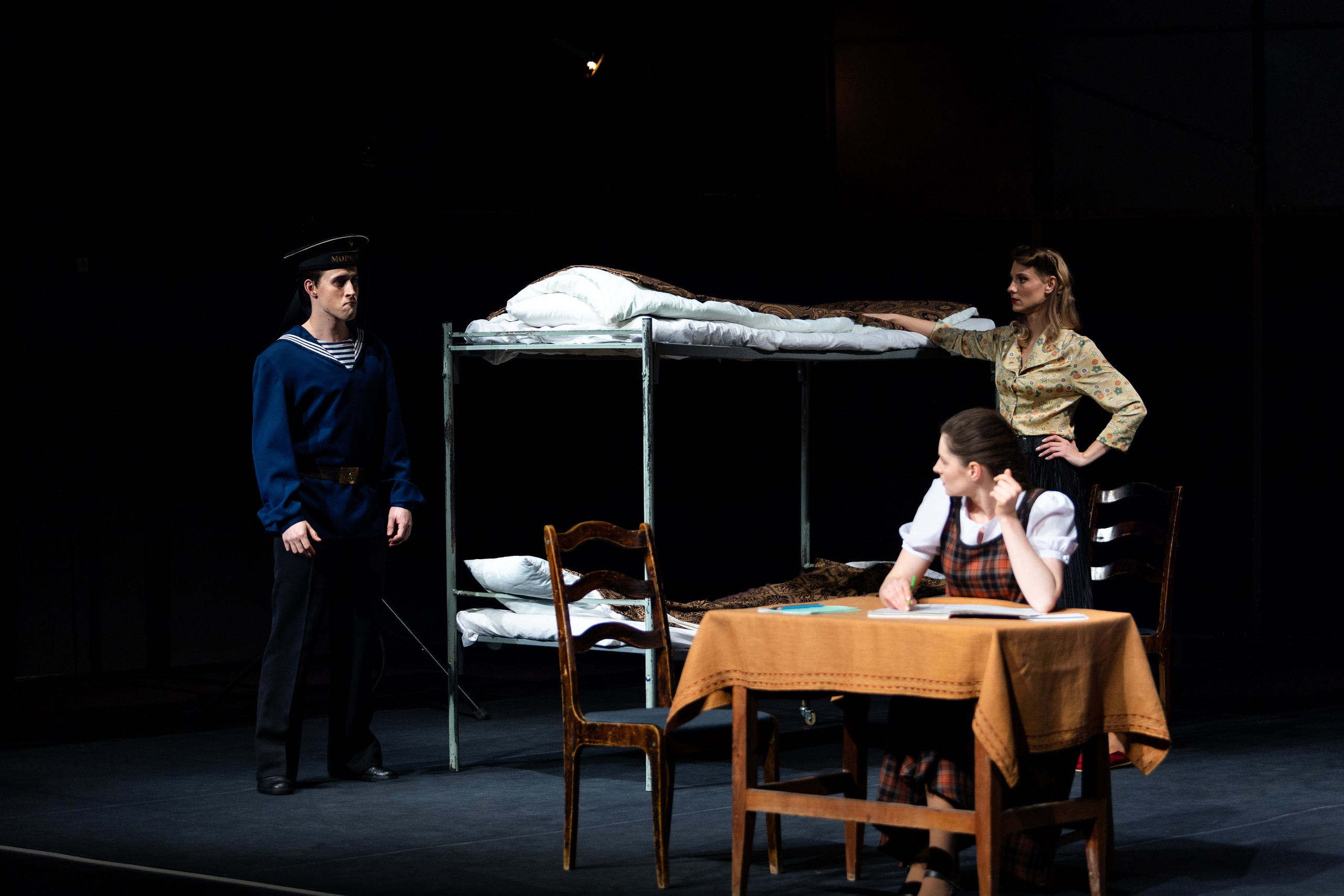 Новый театр «Фабричная девчонка». Профессиональный интерьерный и репортажный фотограф Минск и РБ. Максим Орлов