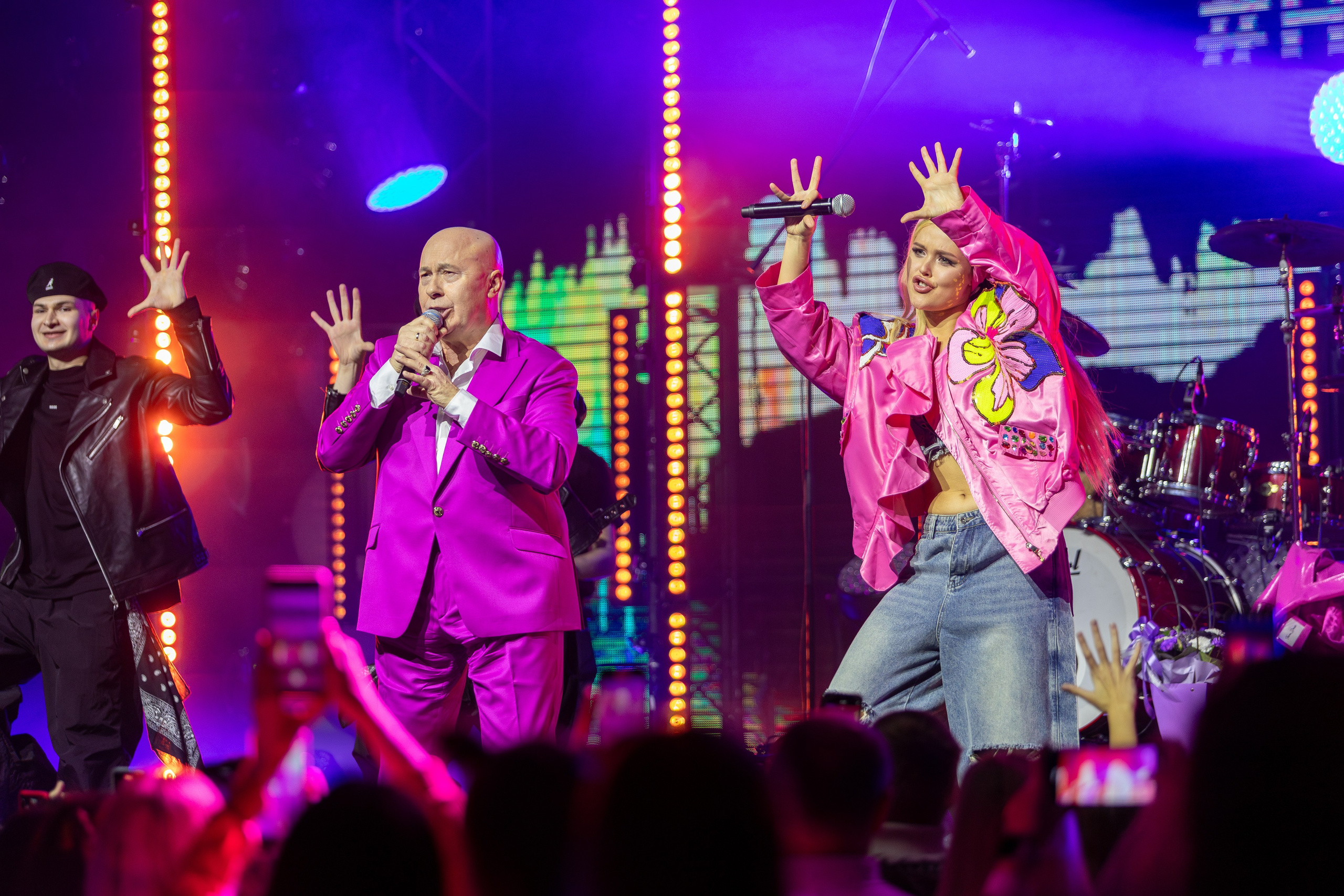 Концерт Насти Кравченко. Профессиональный интерьерный и репортажный фотограф Минск и РБ. Максим Орлов