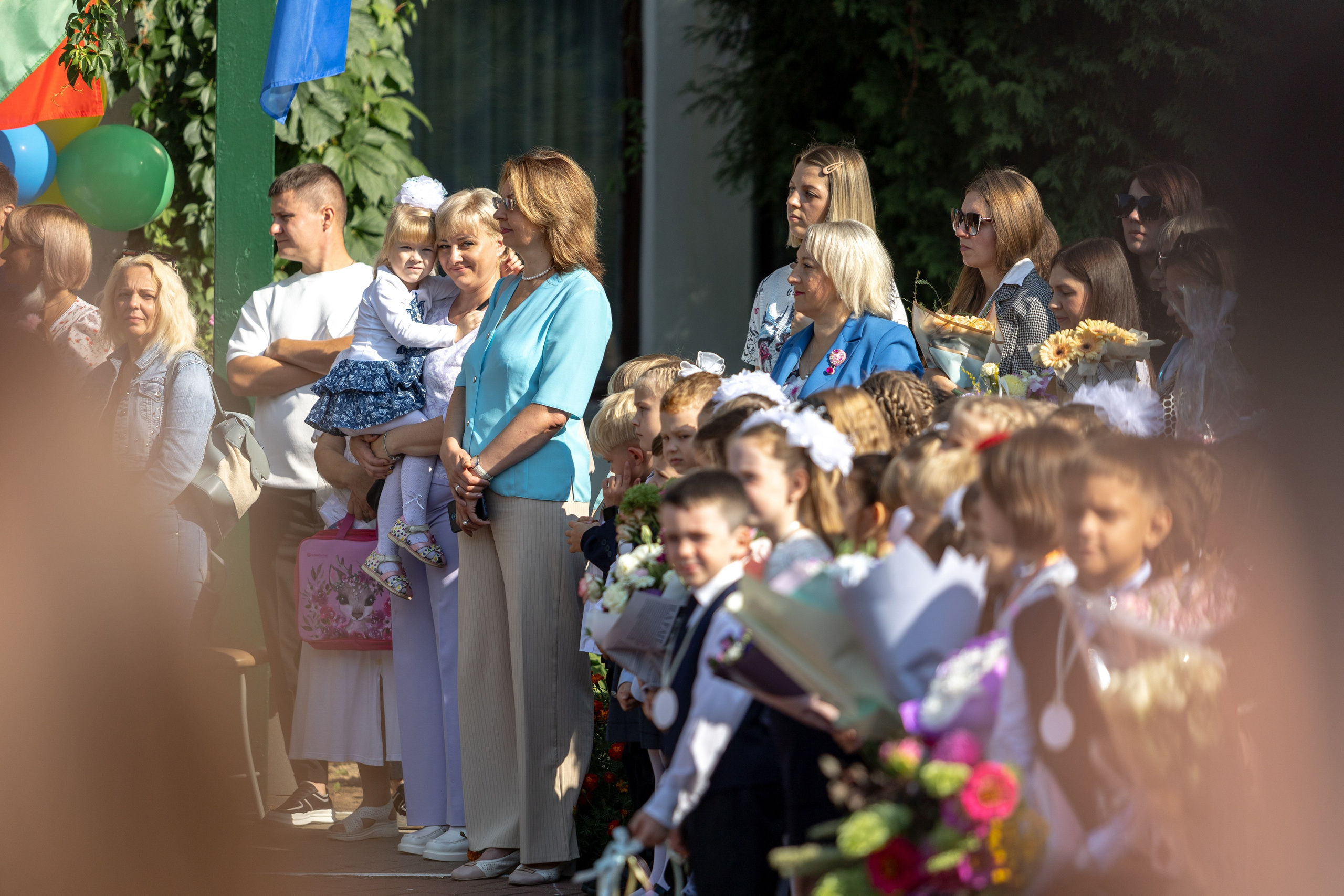 Линейка 1 сентября 2023 г. Профессиональный интерьерный и репортажный фотограф Минск и РБ. Максим Орлов