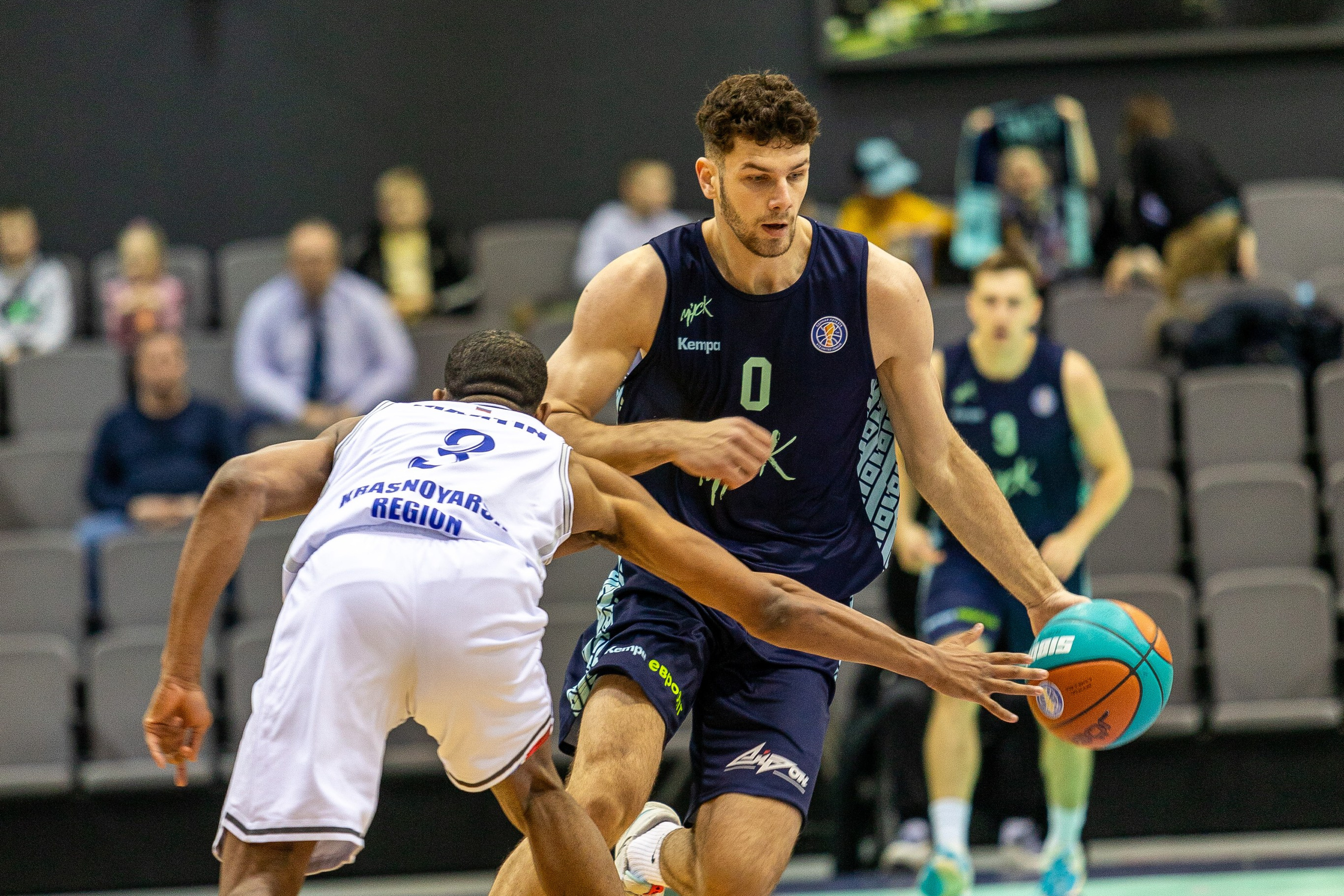 Баскетбол. Лучшие кадры. Минск — Енисей. 11.12.2023. Профессиональный интерьерный и репортажный фотограф Минск и РБ. Максим Орлов