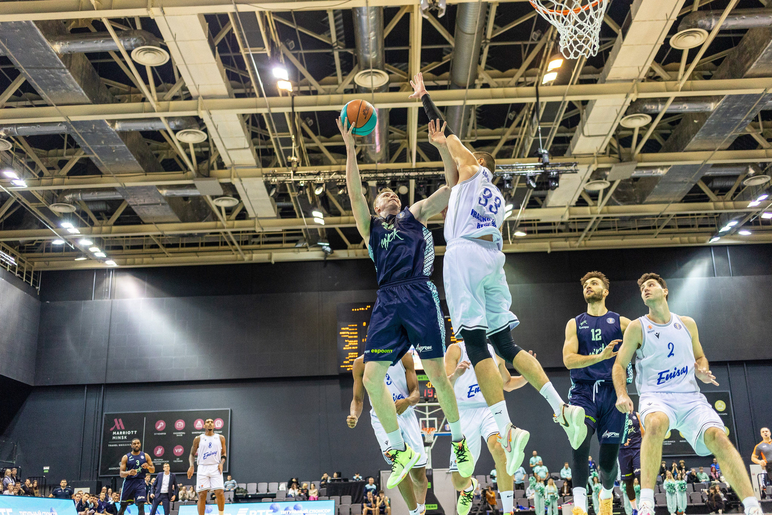 Баскетбол. Лучшие кадры. Минск — Енисей. 11.12.2023. Профессиональный интерьерный и репортажный фотограф Минск и РБ. Максим Орлов