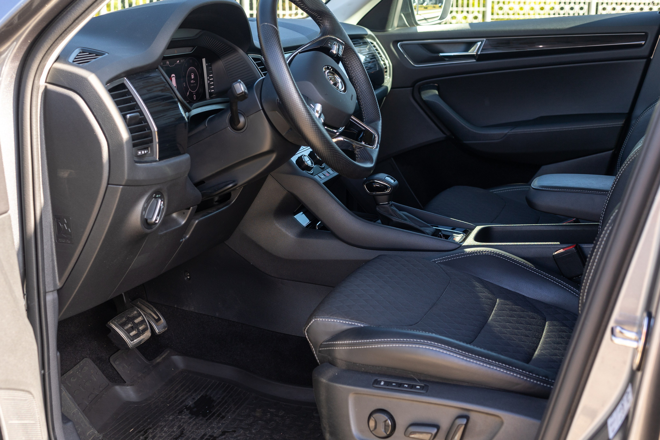 Skoda Kodiaq. Профессиональный интерьерный и репортажный фотограф Минск и РБ. Максим Орлов