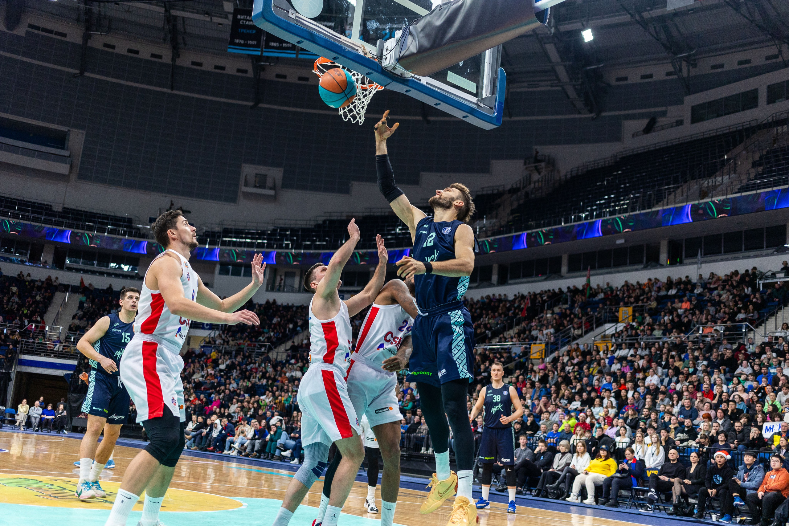 Баскетбол. Минск — ЦСКА. Лучшие кадры. 25.12.2023. Профессиональный интерьерный и репортажный фотограф Минск и РБ. Максим Орлов