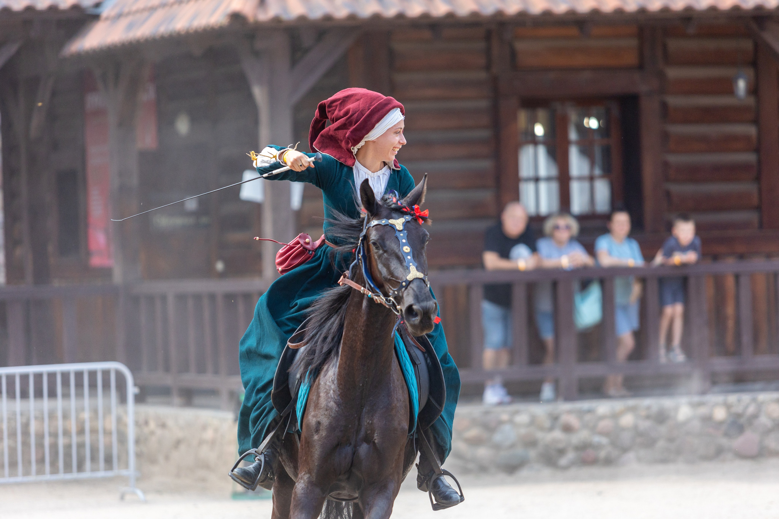 Выступление «Золотой шпоры» на празднике города Лиды. Профессиональный интерьерный и репортажный фотограф Минск и РБ. Максим Орлов