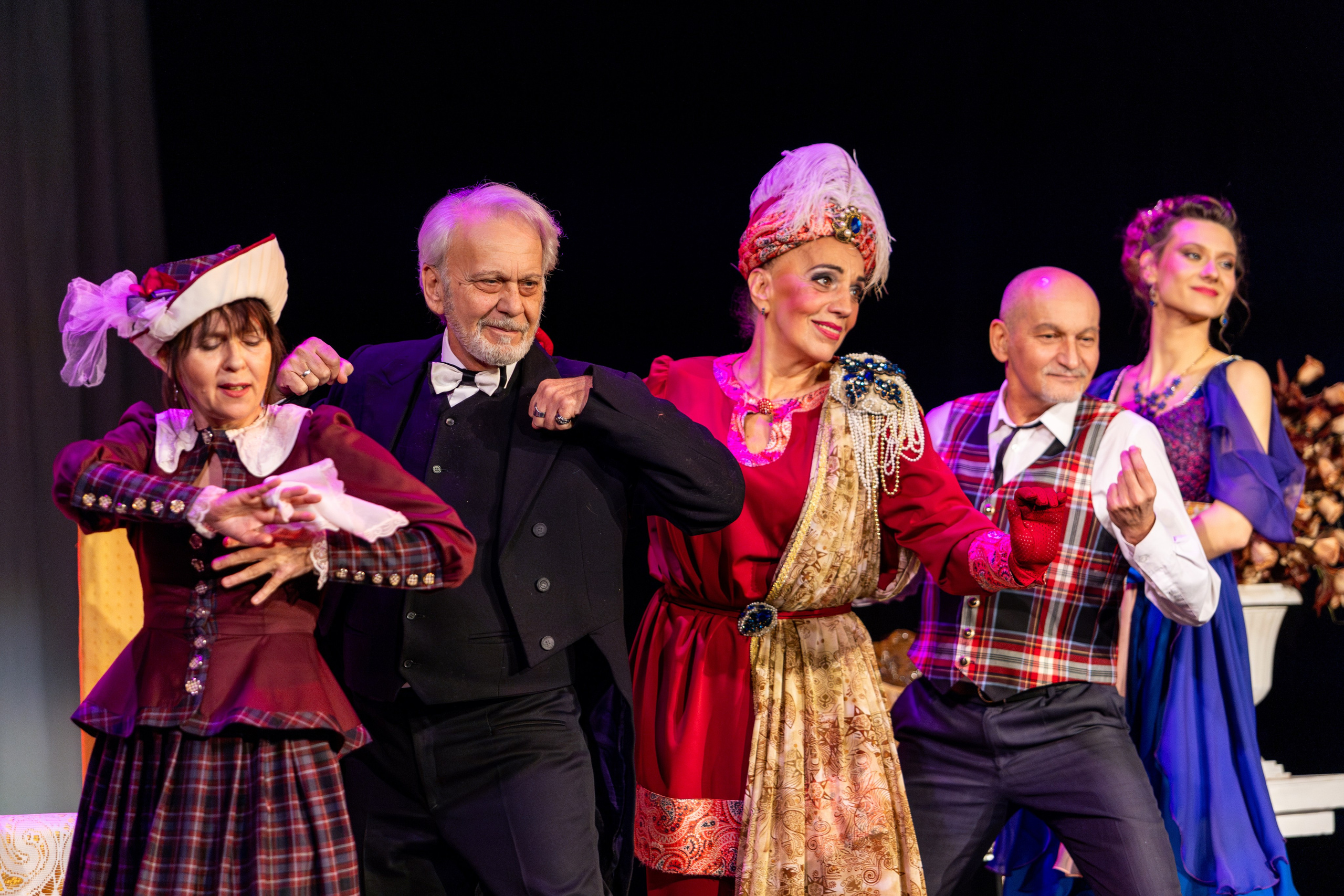 Новый театр «Как важно быть серьезным». Профессиональный интерьерный и репортажный фотограф Минск и РБ. Максим Орлов