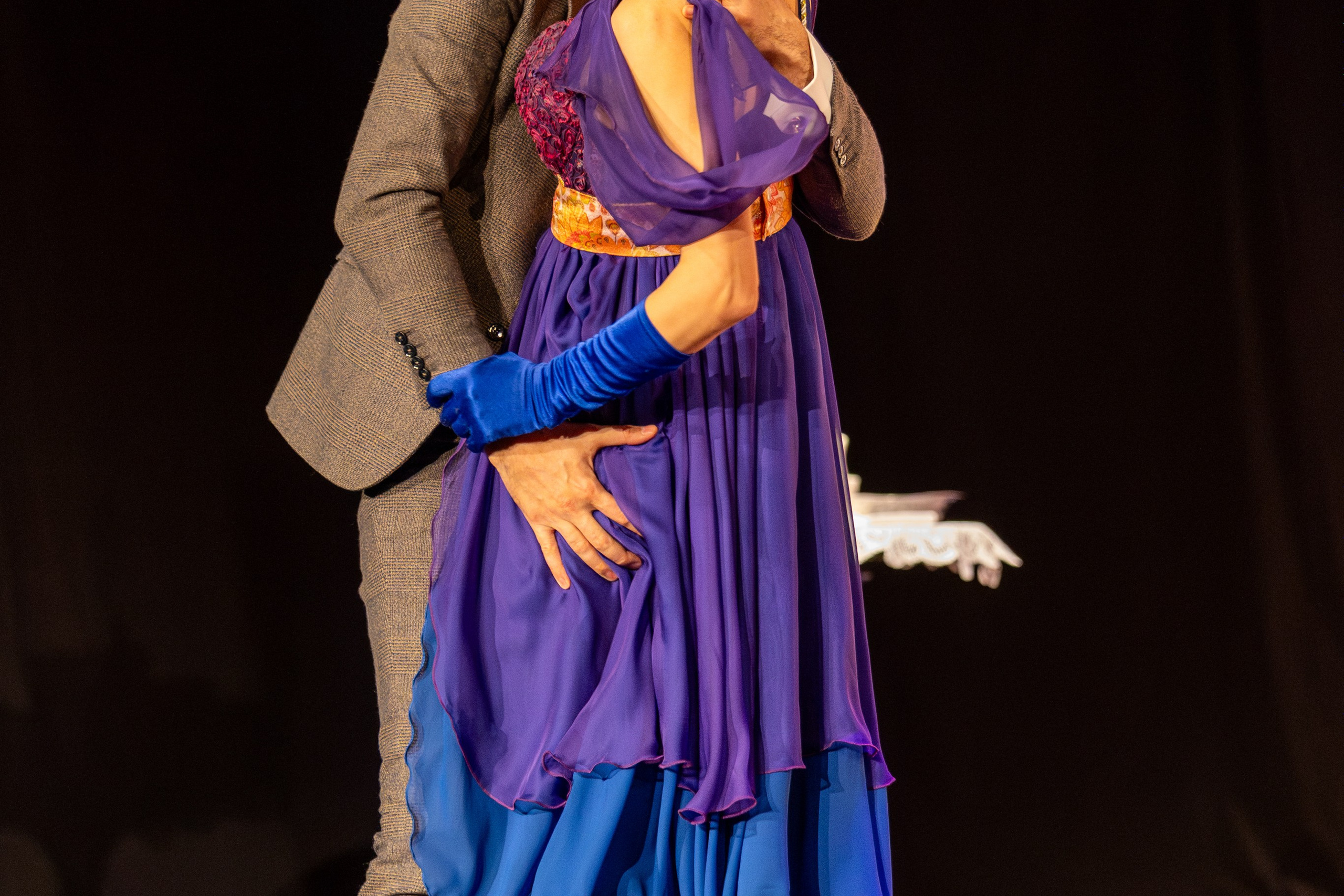 Новый театр «Как важно быть серьезным». Профессиональный интерьерный и репортажный фотограф Минск и РБ. Максим Орлов