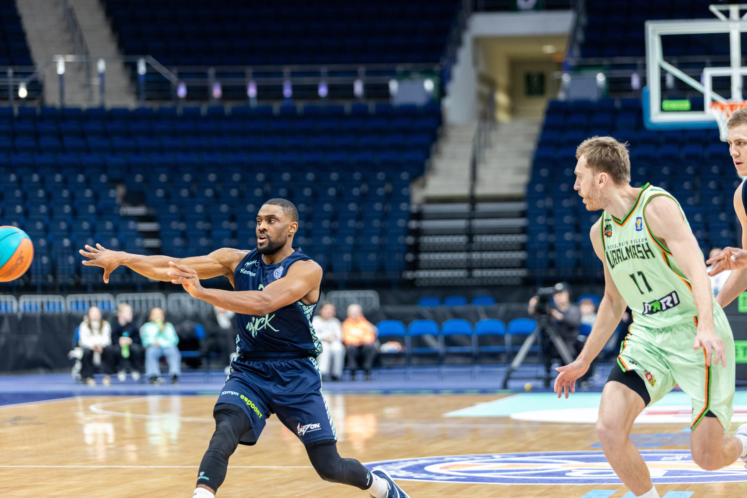 Баскетбол. Лучшие кадры. Минск — Уралмаш 13.02.2024. Профессиональный интерьерный и репортажный фотограф Минск и РБ. Максим Орлов