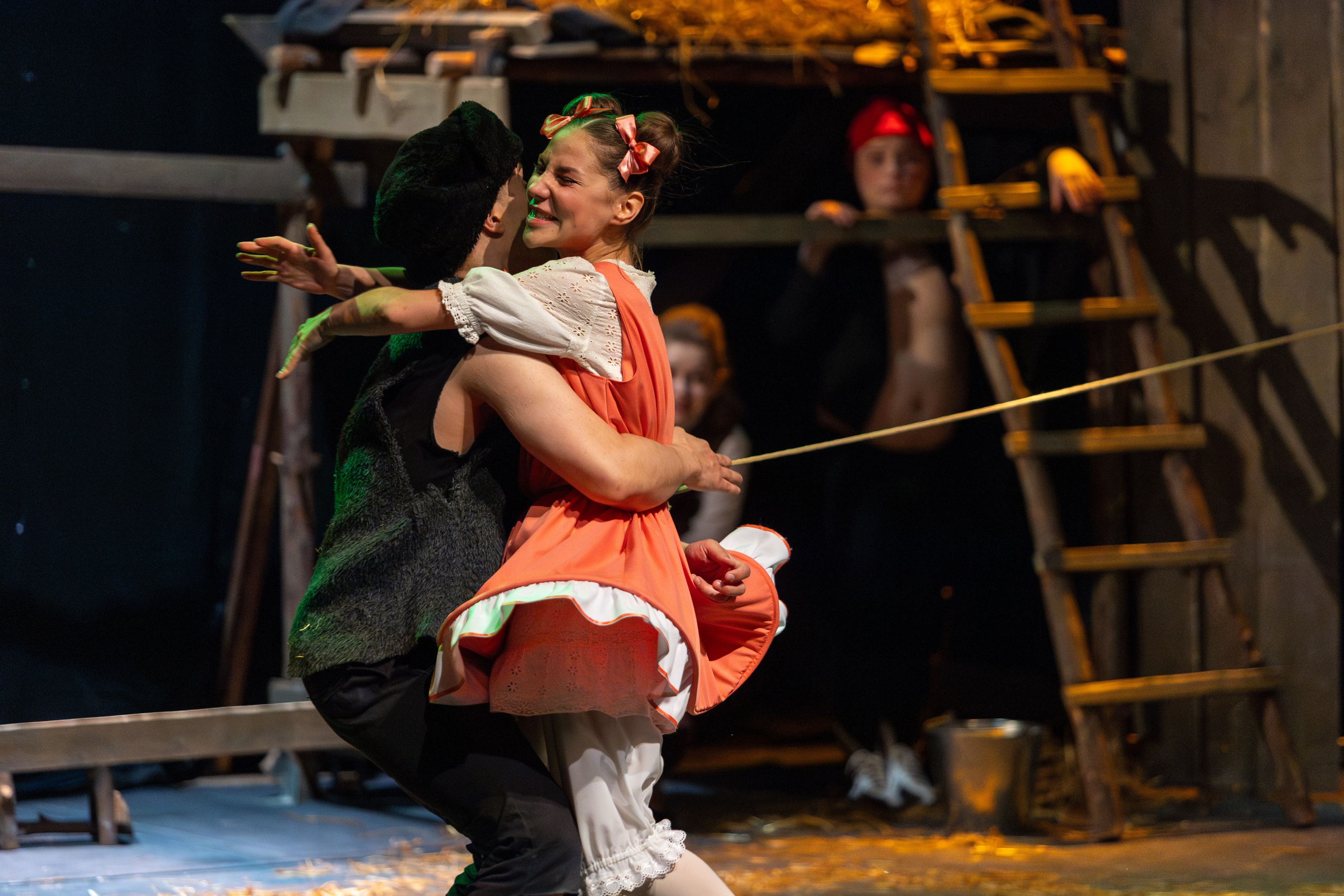 Театр белорусской армии «Очень простая история». Профессиональный интерьерный и репортажный фотограф Минск и РБ. Максим Орлов