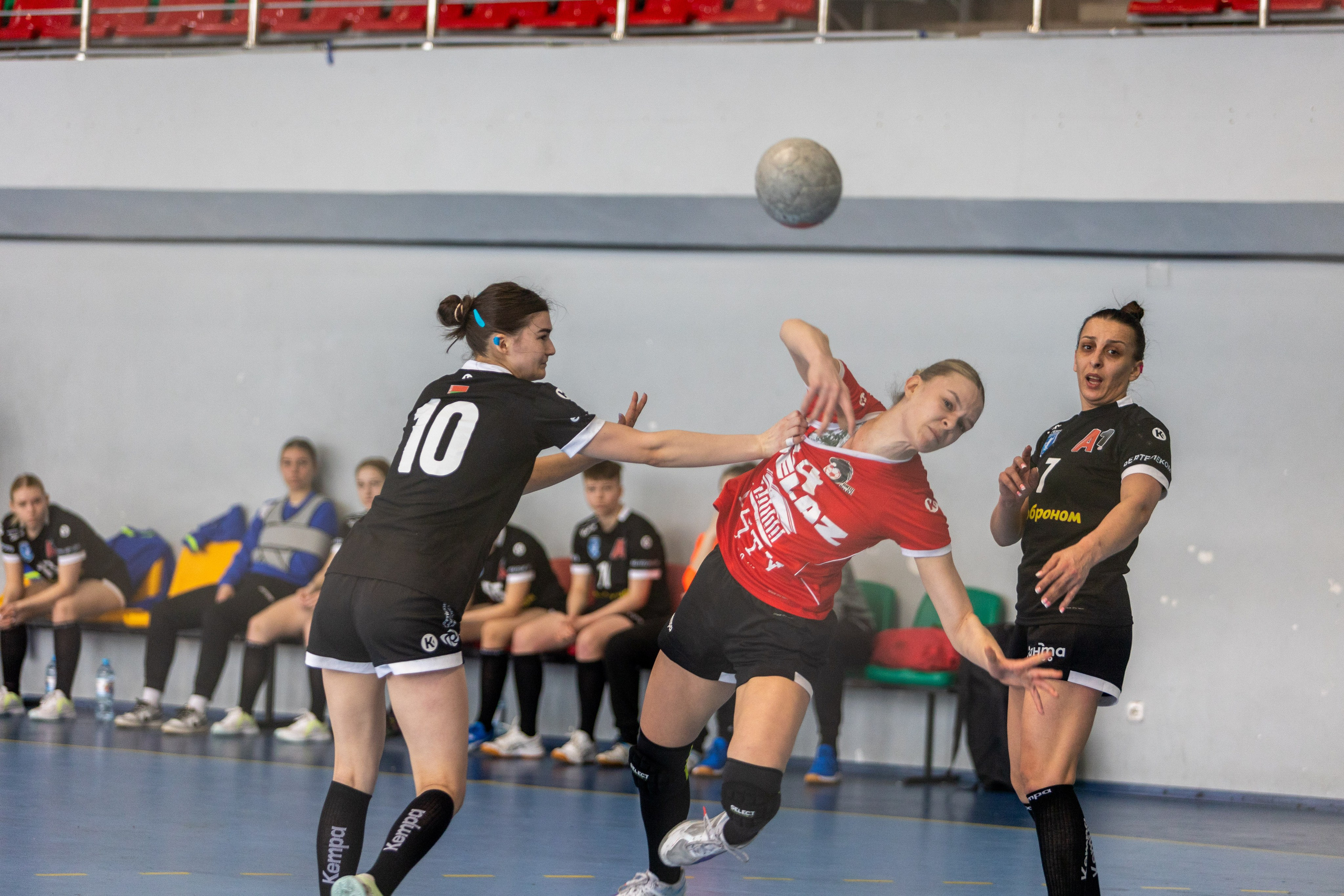 Гандбол. БНТУ — Березина. Профессиональный интерьерный и репортажный фотограф Минск и РБ. Максим Орлов