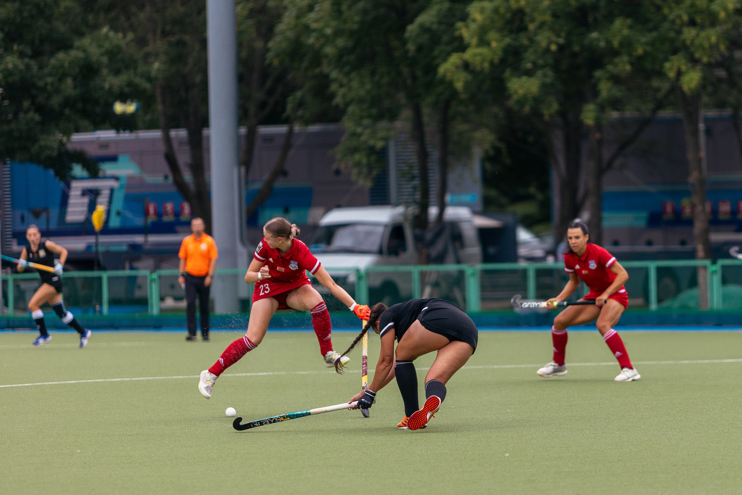 Хоккей на траве. Девушки. ХК Минск — ХК Виктория (Смолевичи) 10.06.2024. Профессиональный интерьерный и репортажный фотограф Минск и РБ. Максим Орлов